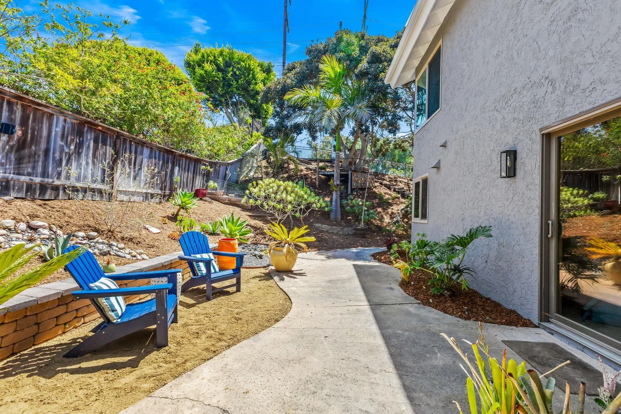 https://cdn.realtyfeed.com/cdn/127/260014238/8b18296c420a5115588668bf7bcb76ae.webp