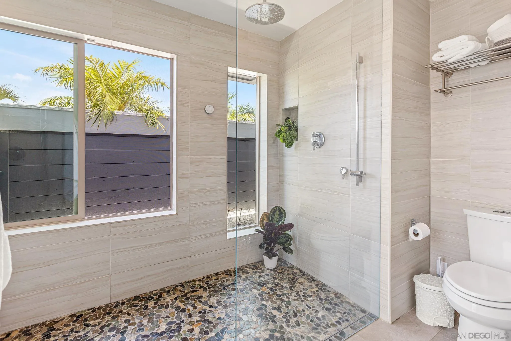 https://cdn.realtyfeed.com/cdn/127/260014238/cc47b4e6e3a7432ad340c8e87b372a5c.webp