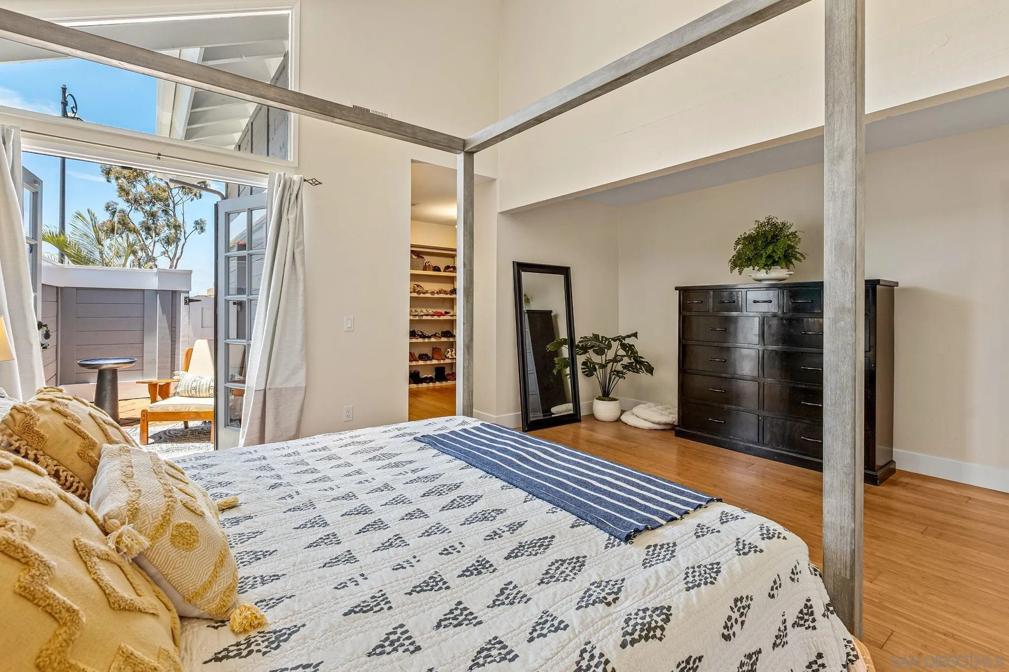 https://cdn.realtyfeed.com/cdn/127/260014238/d7b83355f95c6e5018980af94ae608b2.webp