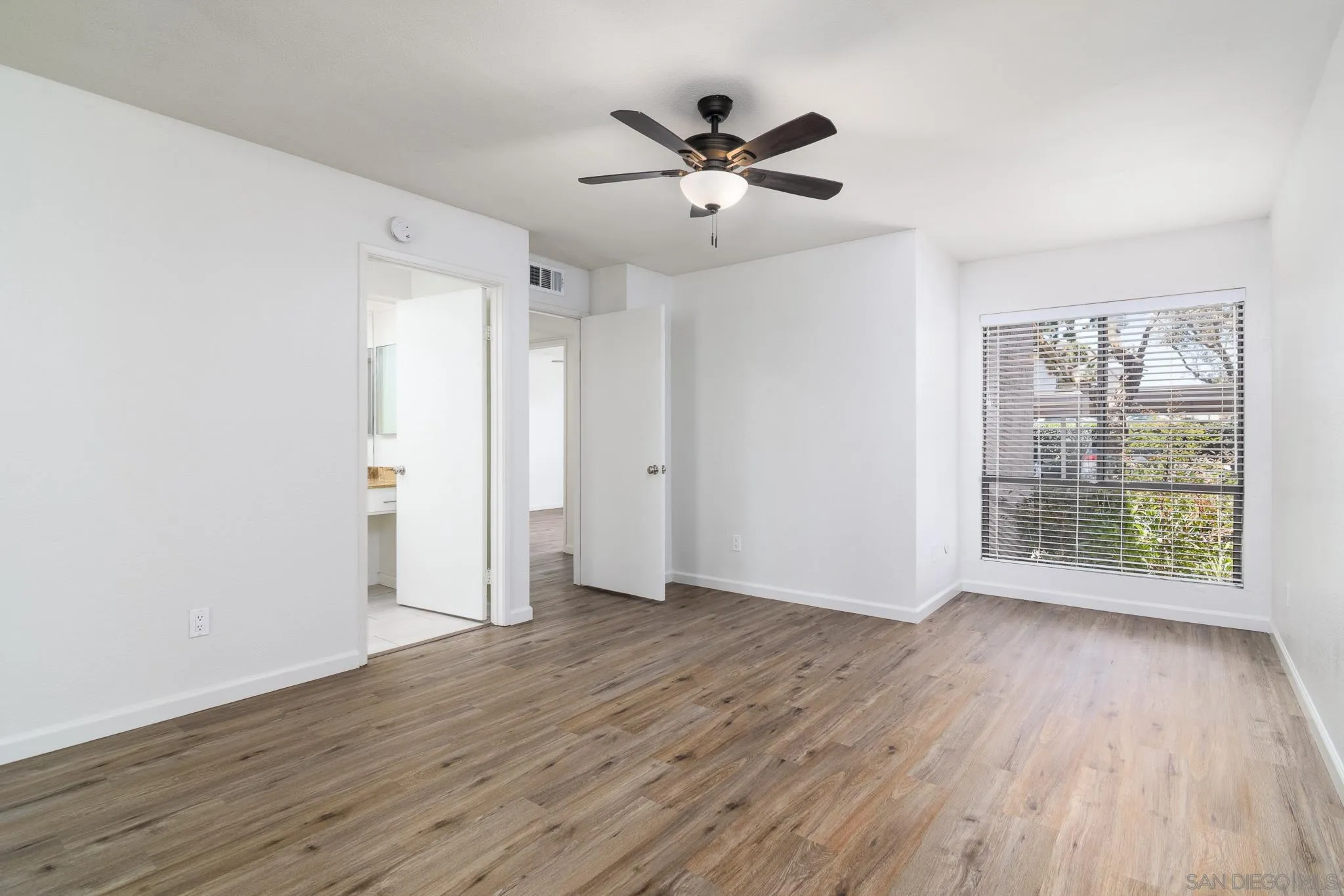 Photo #14: 260014239 Listing: Photo #14