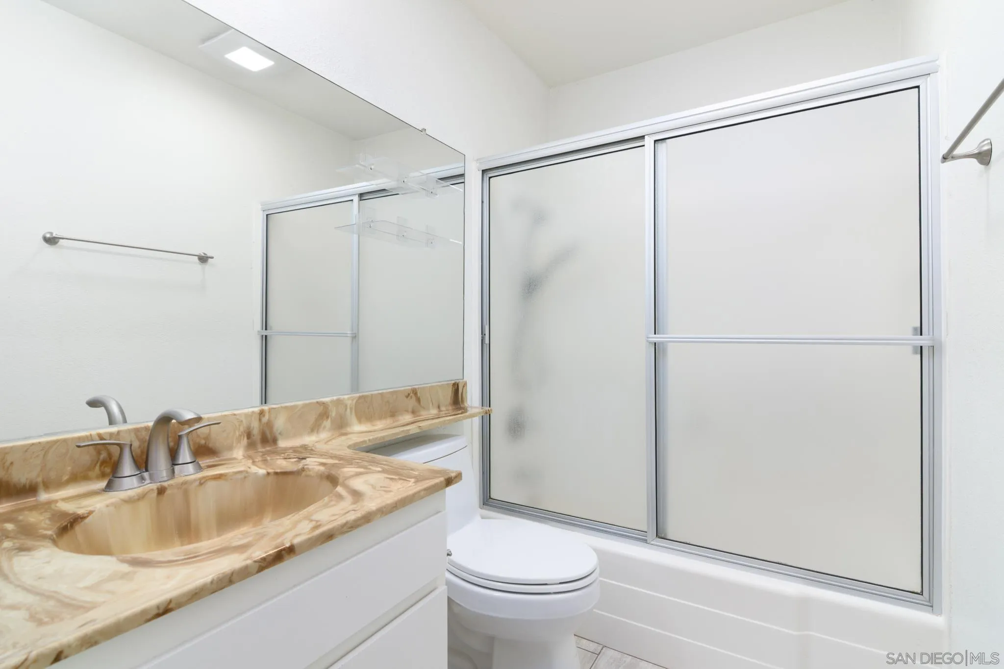 Photo #22: 260014239 Listing: Photo #22