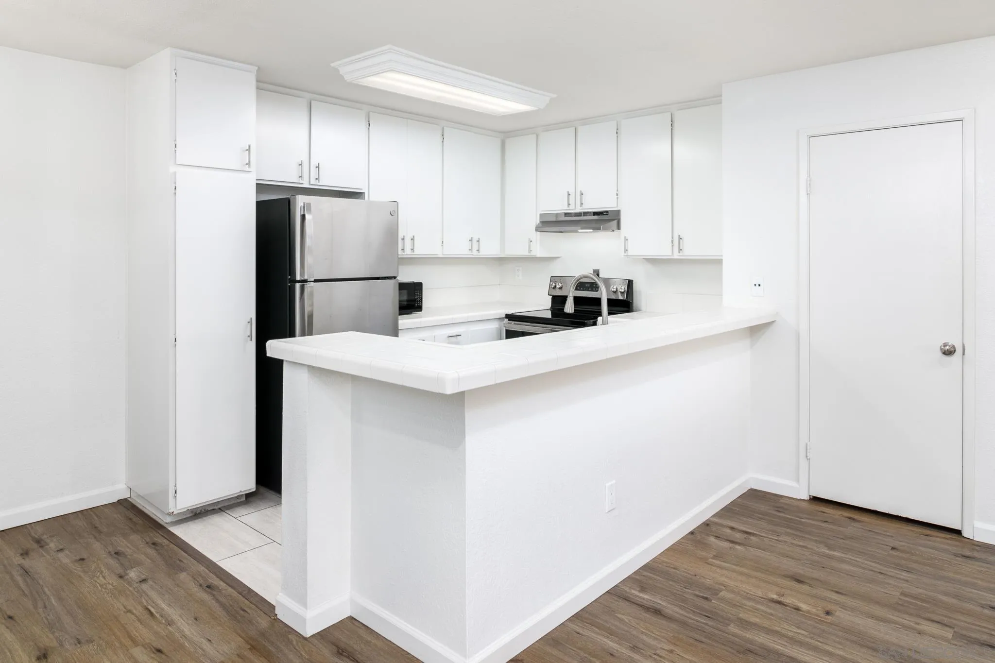 https://cdn.realtyfeed.com/cdn/127/260014239/b26c9bfff1a1f5e51f05a2a74d04d3a2.webp