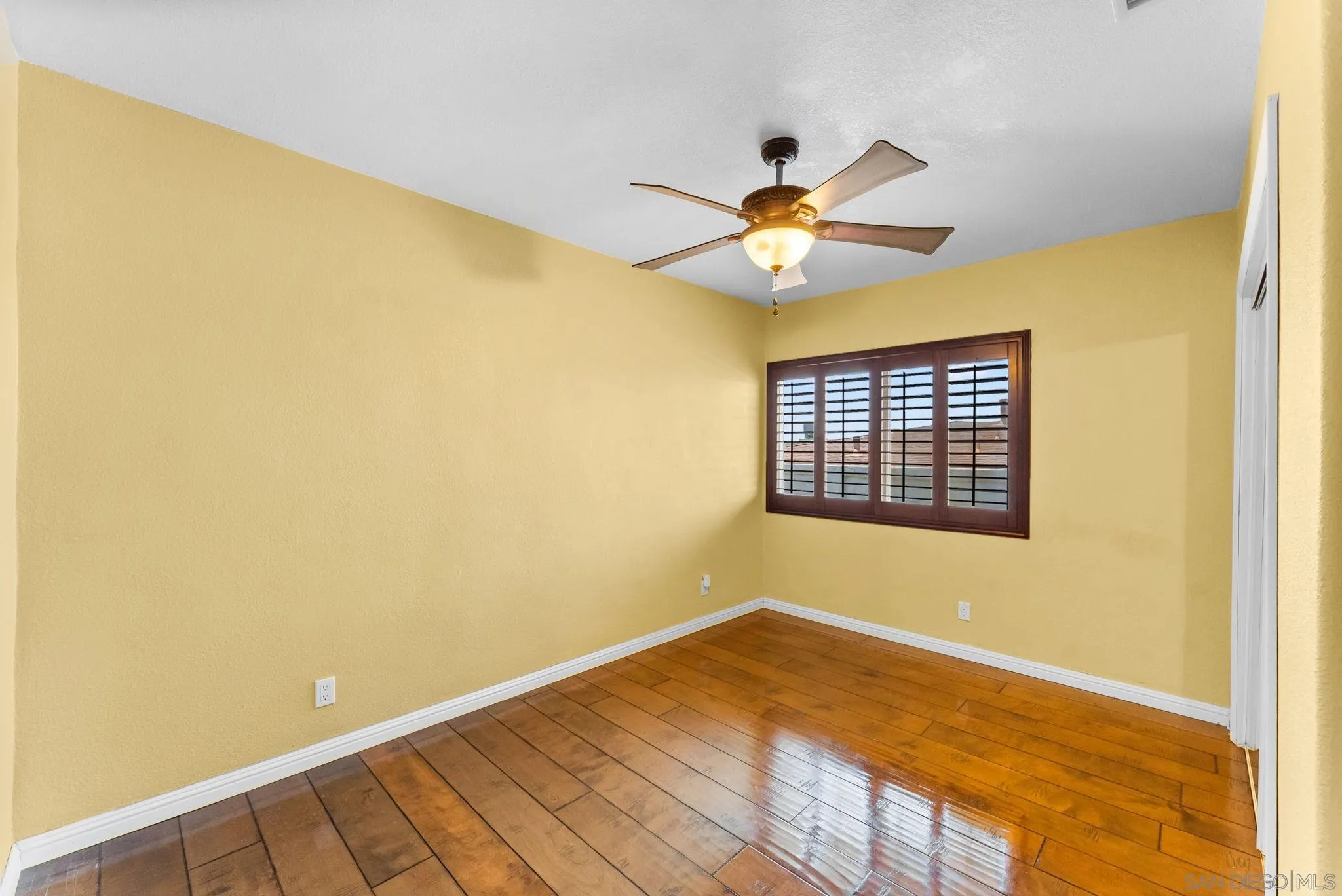https://cdn.realtyfeed.com/cdn/127/260014240/2b48ce078da97d06b57e1f35e26b207b.webp