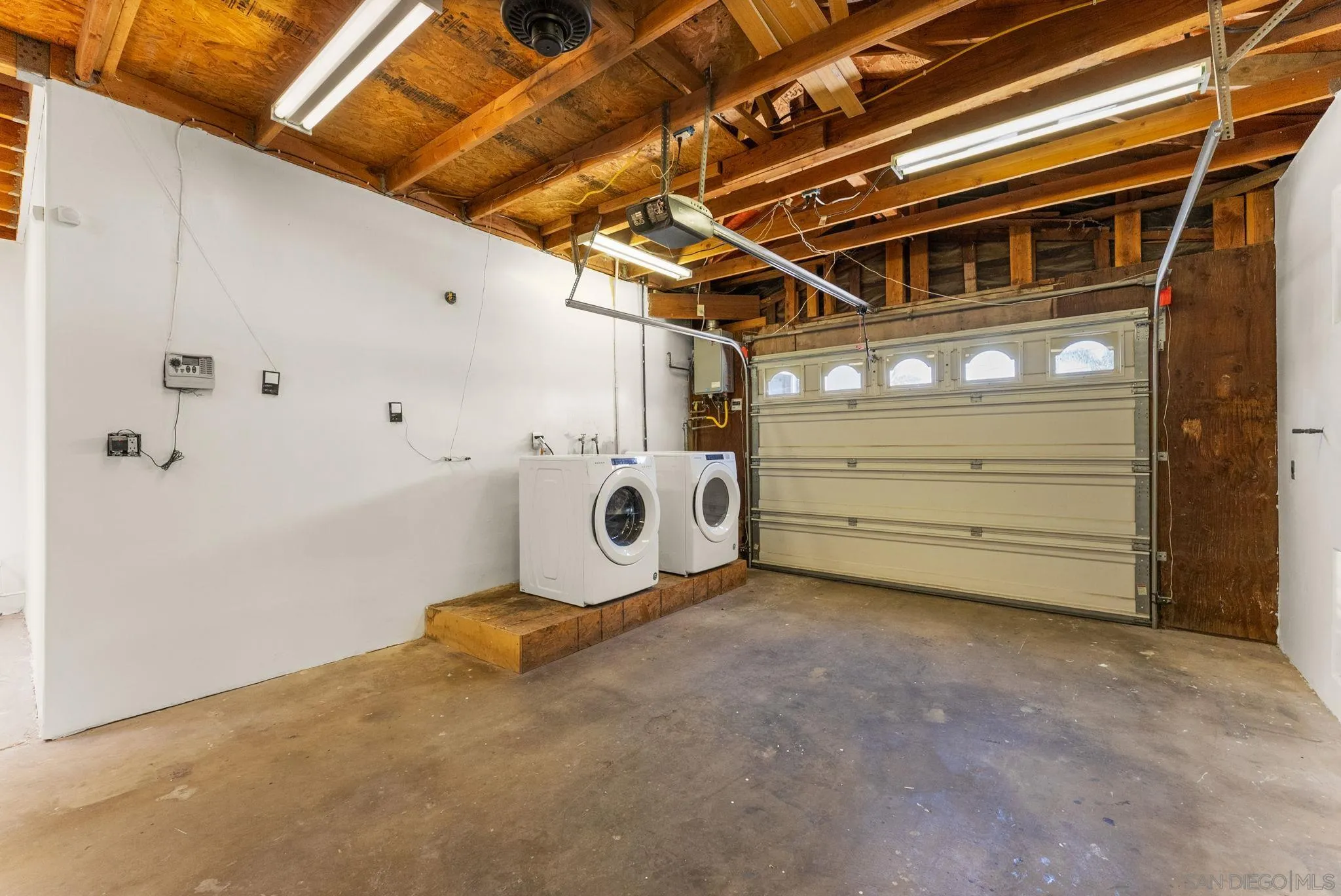 https://cdn.realtyfeed.com/cdn/127/260014240/65a498bb5c55327179f84c98d963ed8c.webp