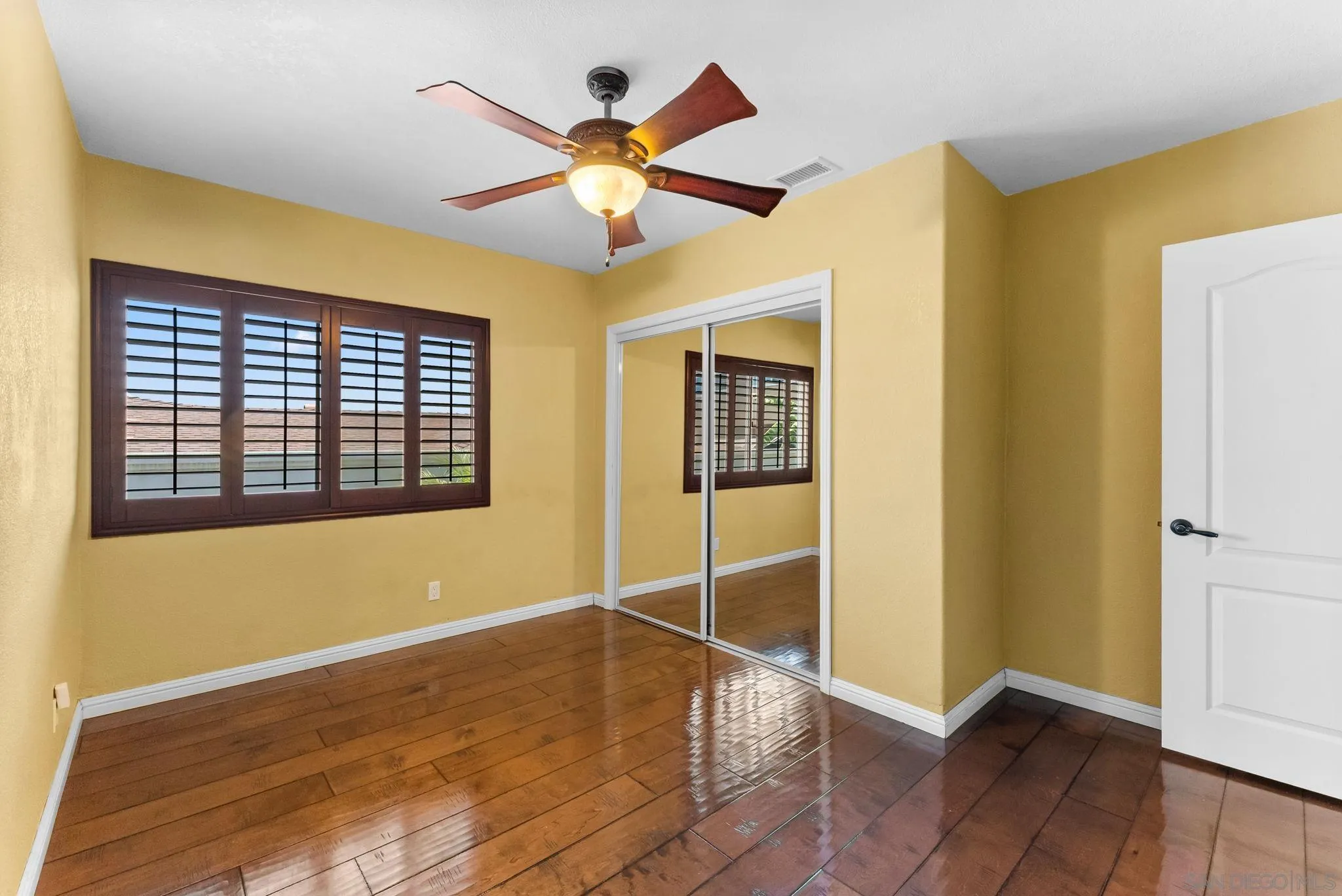 https://cdn.realtyfeed.com/cdn/127/260014240/7c0b49278dc6af73c53cd16f1f7e4bbd.webp
