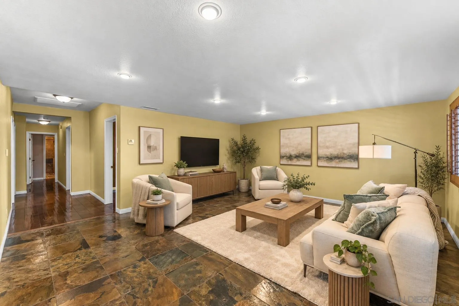 https://cdn.realtyfeed.com/cdn/127/260014240/eb1a0a0f63e2608fcd53633009621320.webp