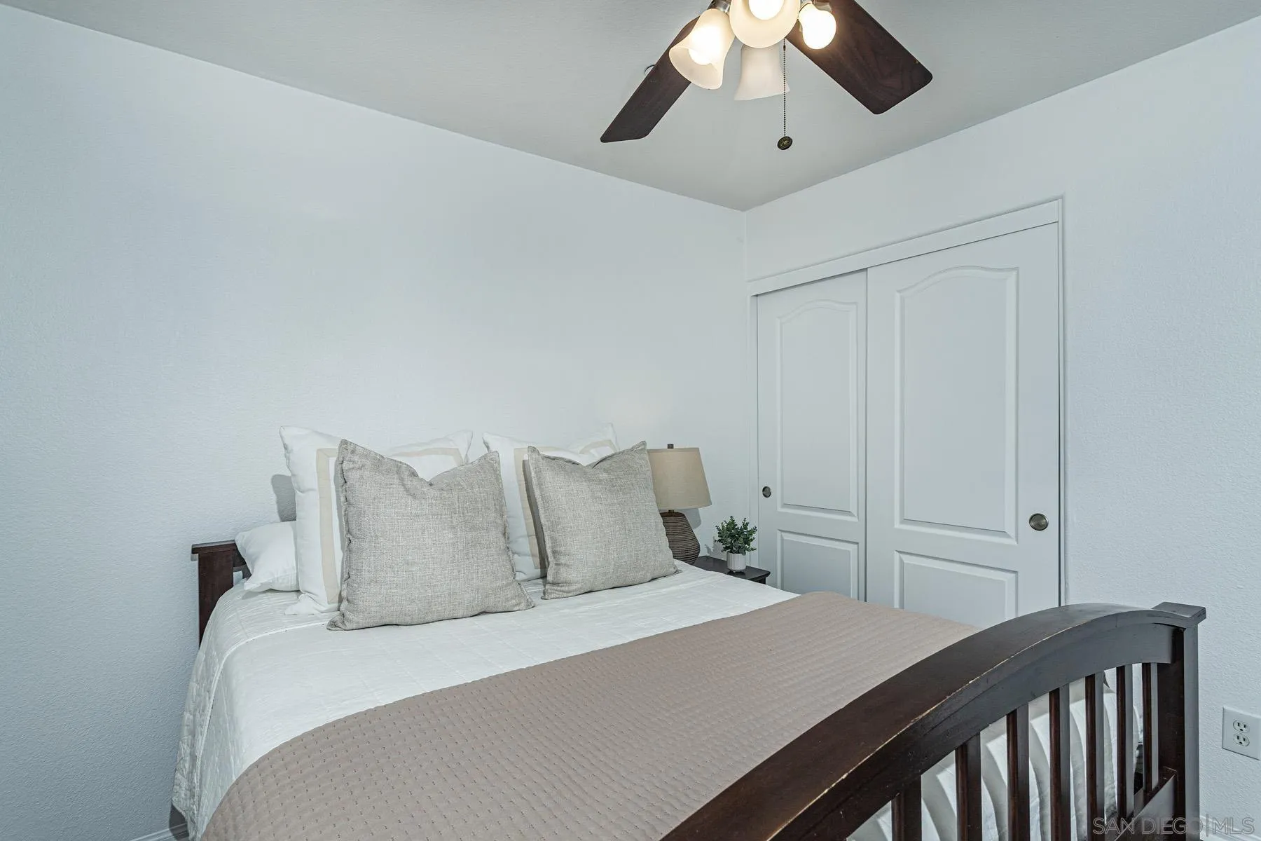 https://cdn.realtyfeed.com/cdn/127/260014242/19c852e7b1cab300315b8770a421f20b.webp