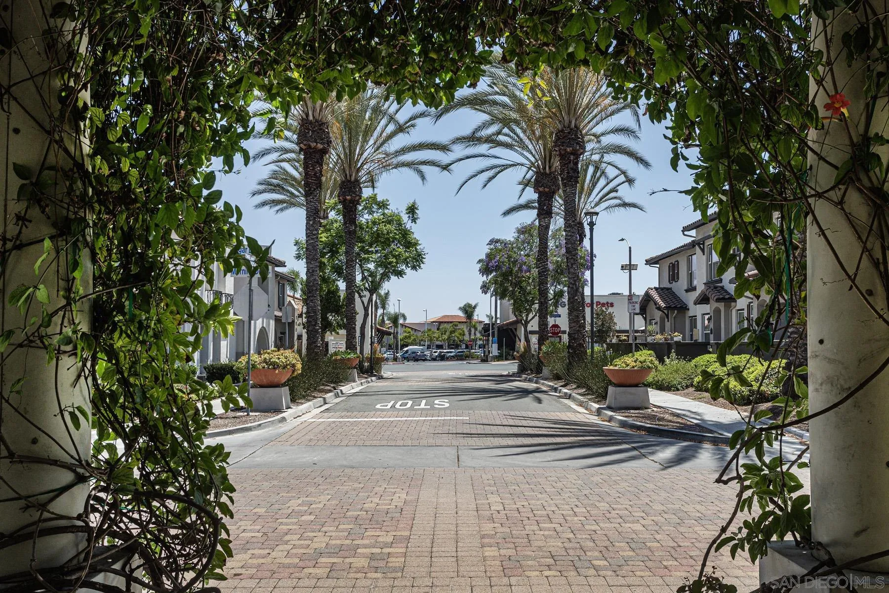 https://cdn.realtyfeed.com/cdn/127/260014242/1eb36ce1e54e66c908e55d811c80aa48.webp