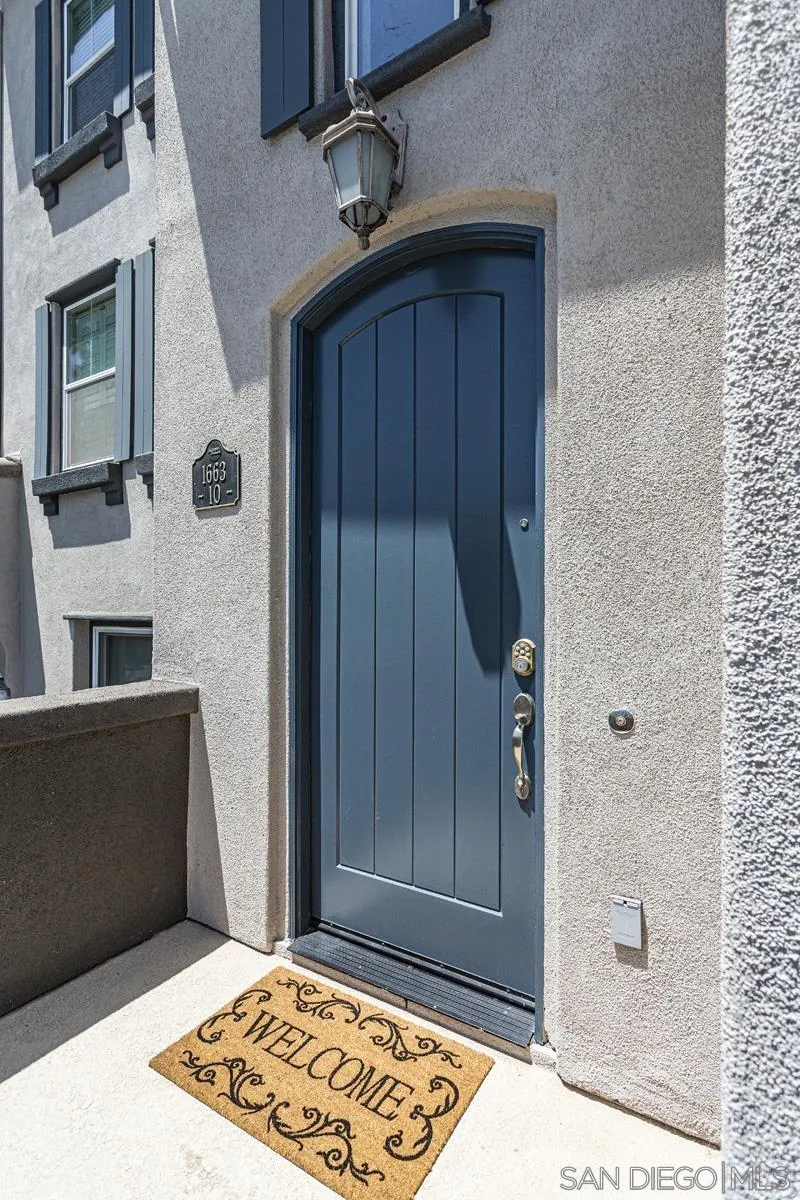 https://cdn.realtyfeed.com/cdn/127/260014242/2140a856f1b7f96ef9a2f73b583a84a6.webp
