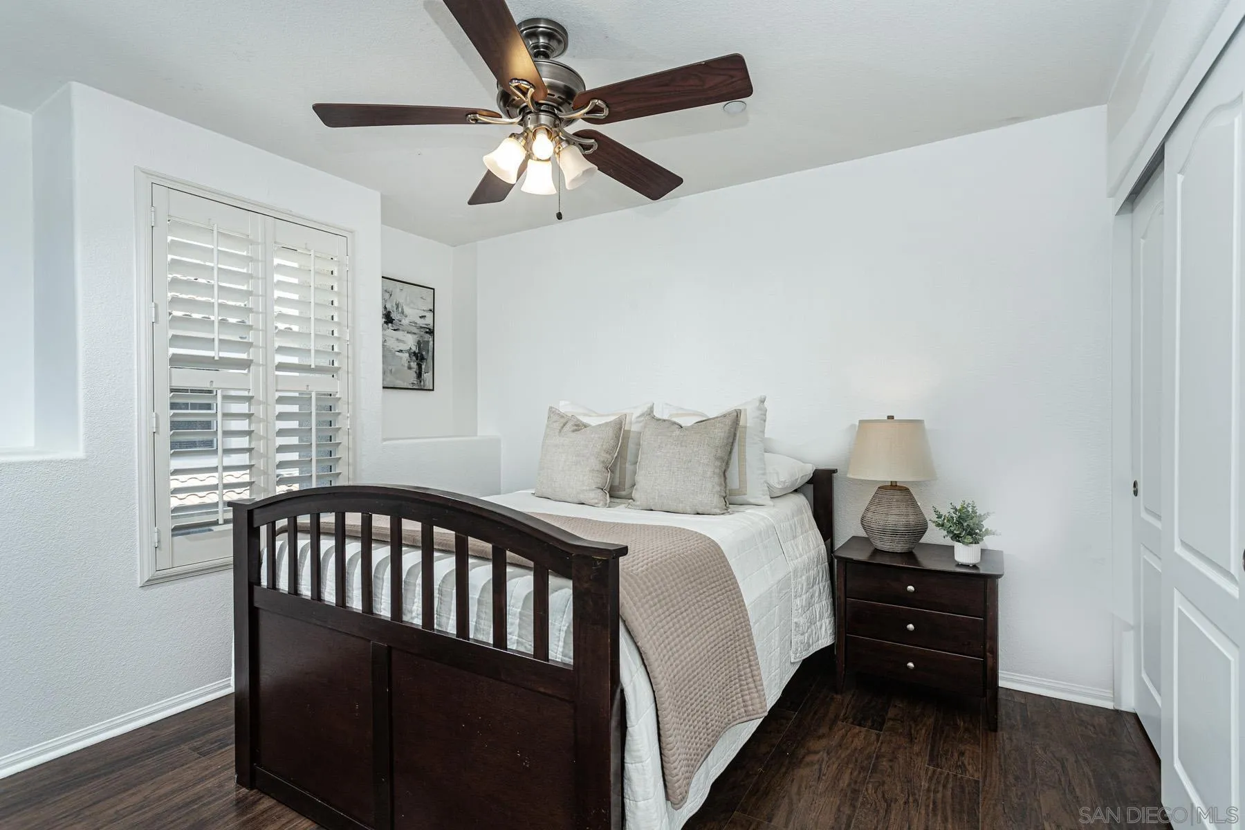 https://cdn.realtyfeed.com/cdn/127/260014242/2f180694f6b0fceacdd0b06a6b4b5c36.webp