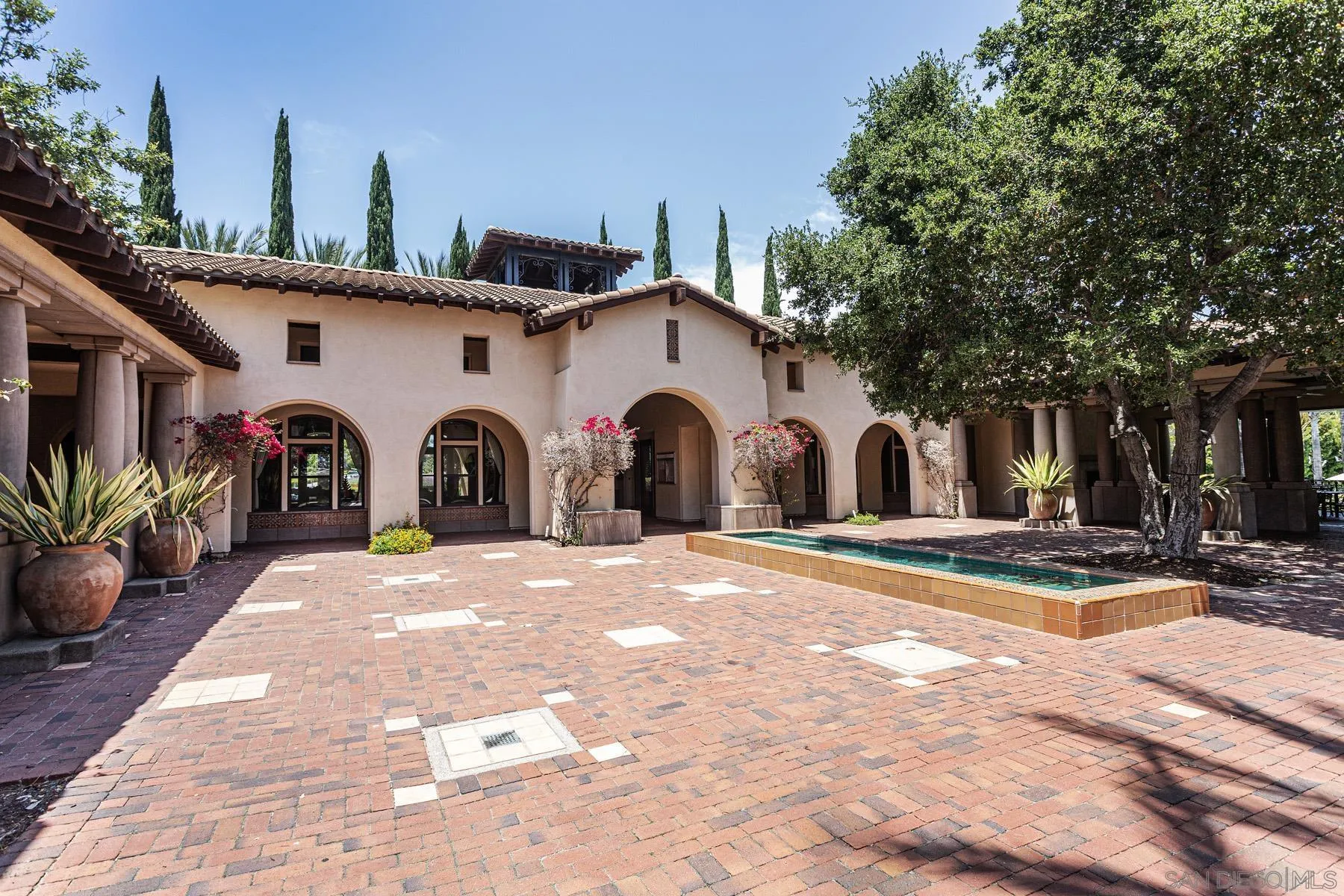 https://cdn.realtyfeed.com/cdn/127/260014242/5da3d794dbd79382b238884d3cb9a030.webp