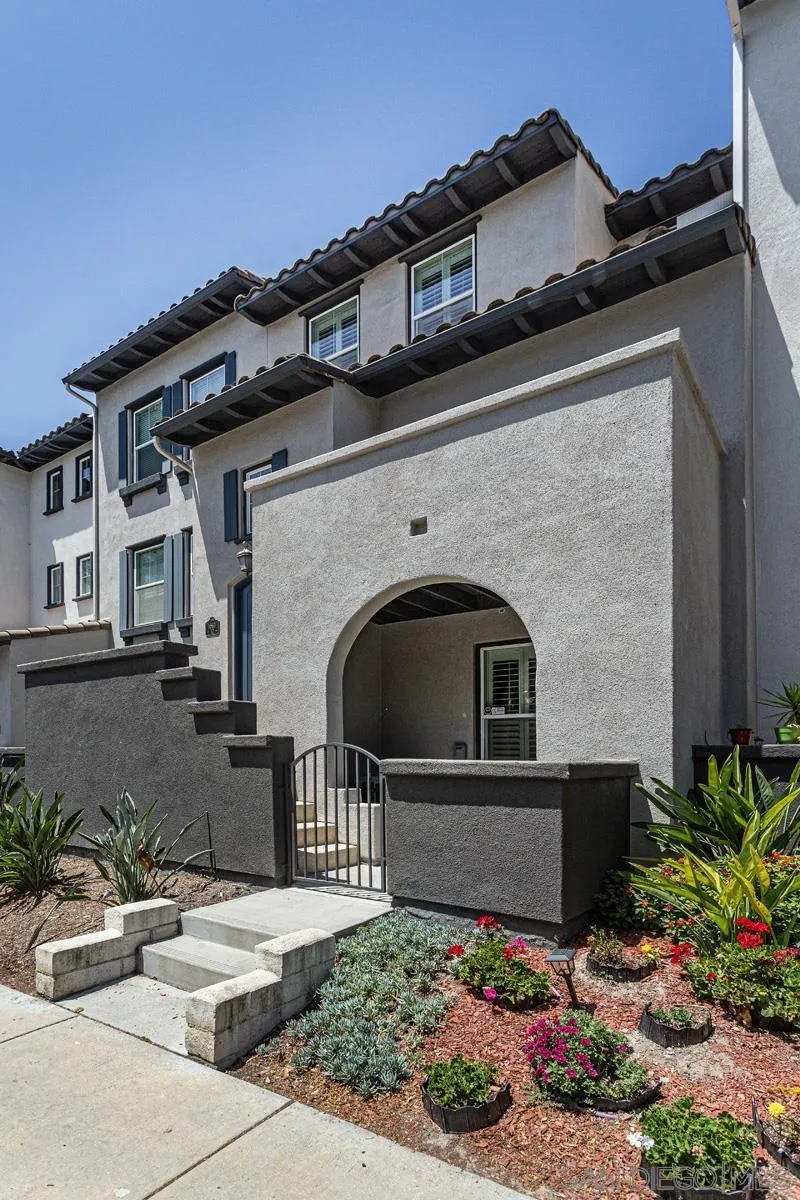 https://cdn.realtyfeed.com/cdn/127/260014242/718715ec69ebe67d761ab0d672cb5ee3.webp