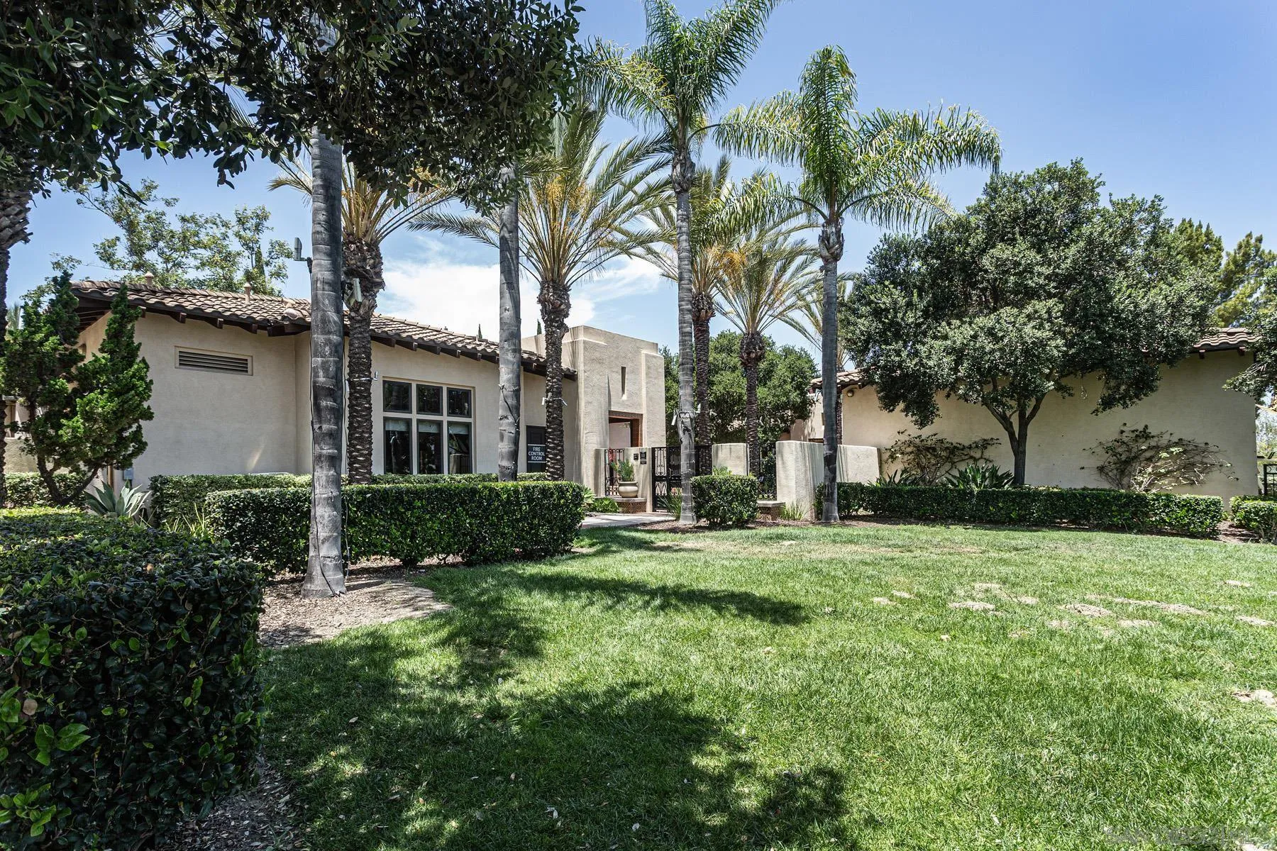 https://cdn.realtyfeed.com/cdn/127/260014242/e9afbe79547176289956bd32052d1258.webp
