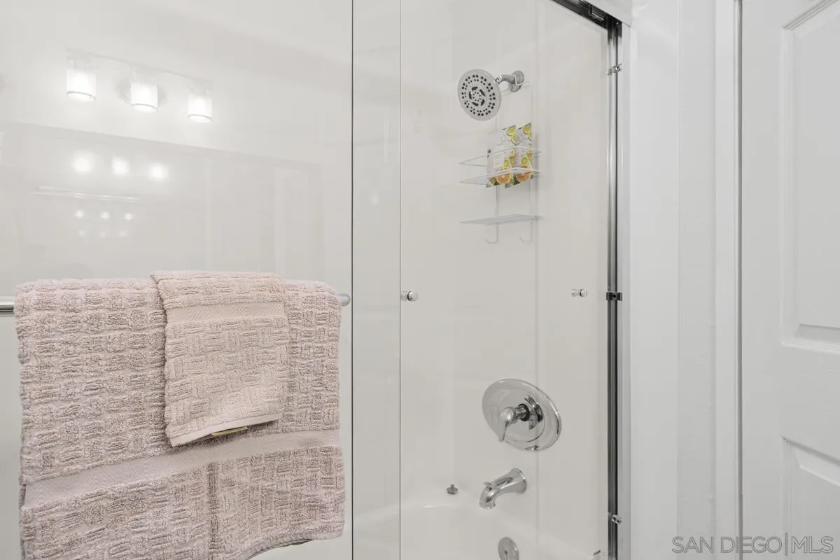 https://cdn.realtyfeed.com/cdn/127/260014243/0955c70b677e23fd84532d4594e42ae4.webp