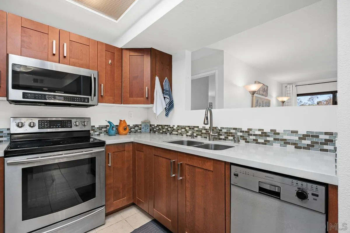 https://cdn.realtyfeed.com/cdn/127/260014243/33c1790cbfd9131d42b226f82edb2332.webp