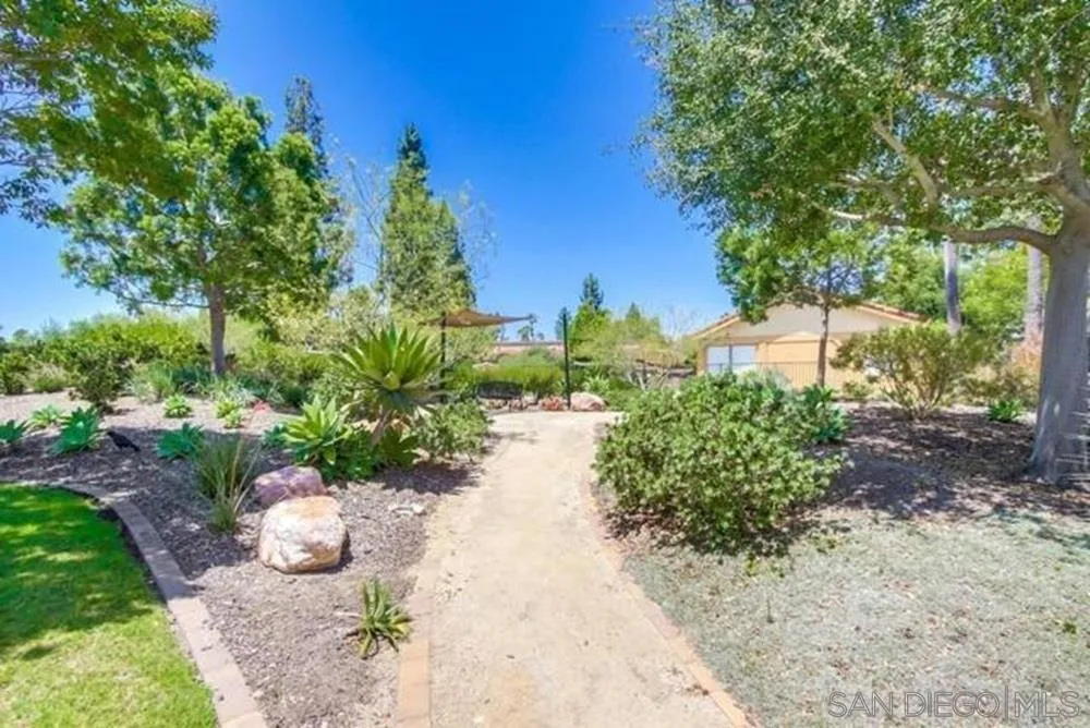 https://cdn.realtyfeed.com/cdn/127/260014243/855950dff3a61307c1be0dfebf13565a.webp