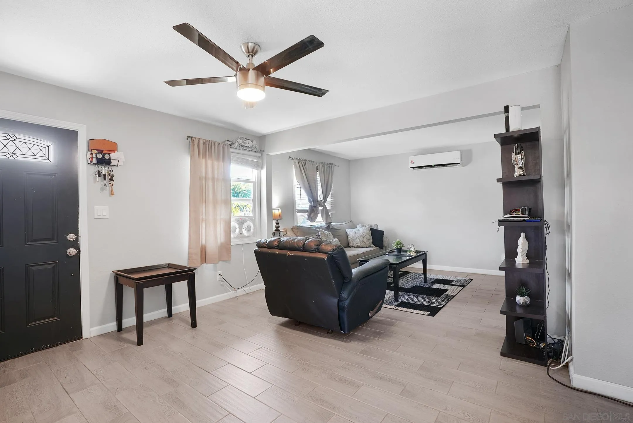 https://cdn.realtyfeed.com/cdn/127/260014244/18fdda6b9eb271301c0eb2539f9800a6.webp