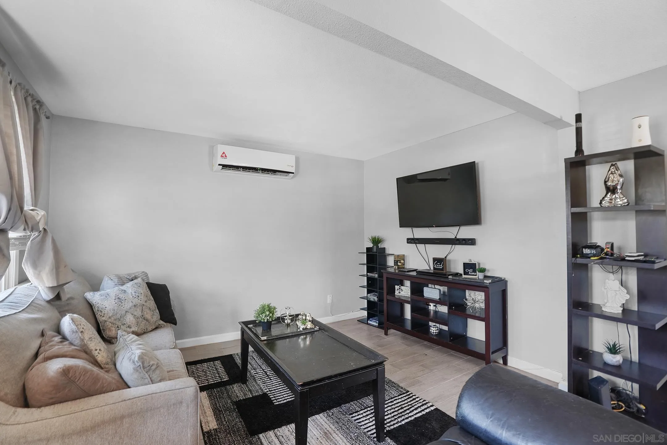 https://cdn.realtyfeed.com/cdn/127/260014244/e1c03b40d151b047e970f2f94ea2957b.webp