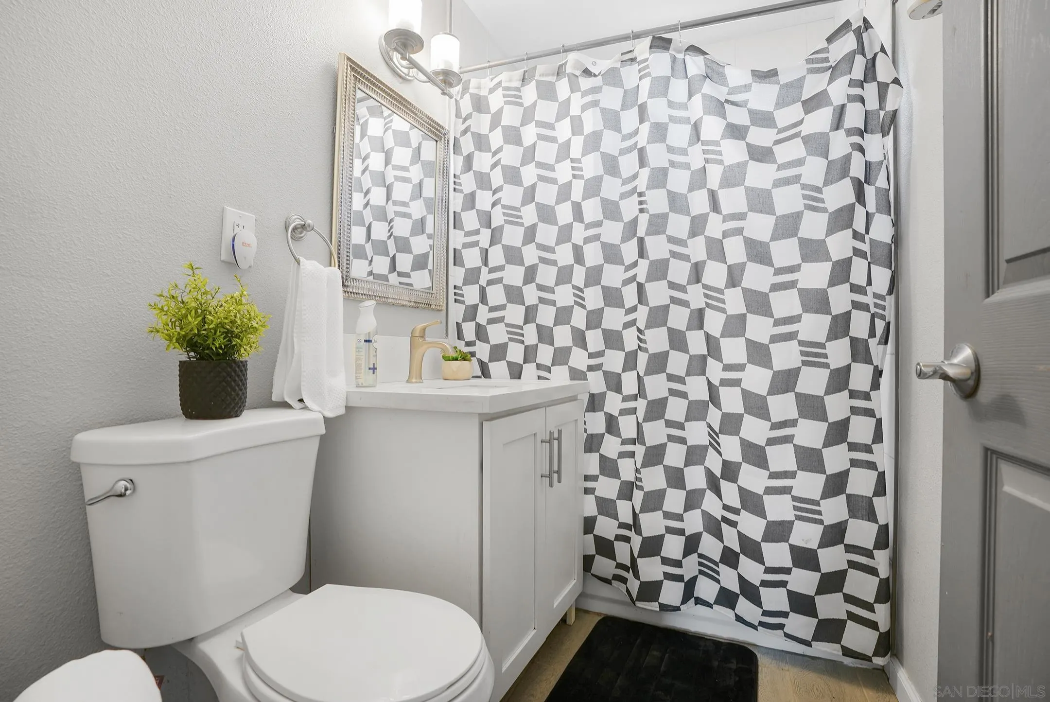 https://cdn.realtyfeed.com/cdn/127/260014244/eb0601b14397f287a472215bfcb9d243.webp