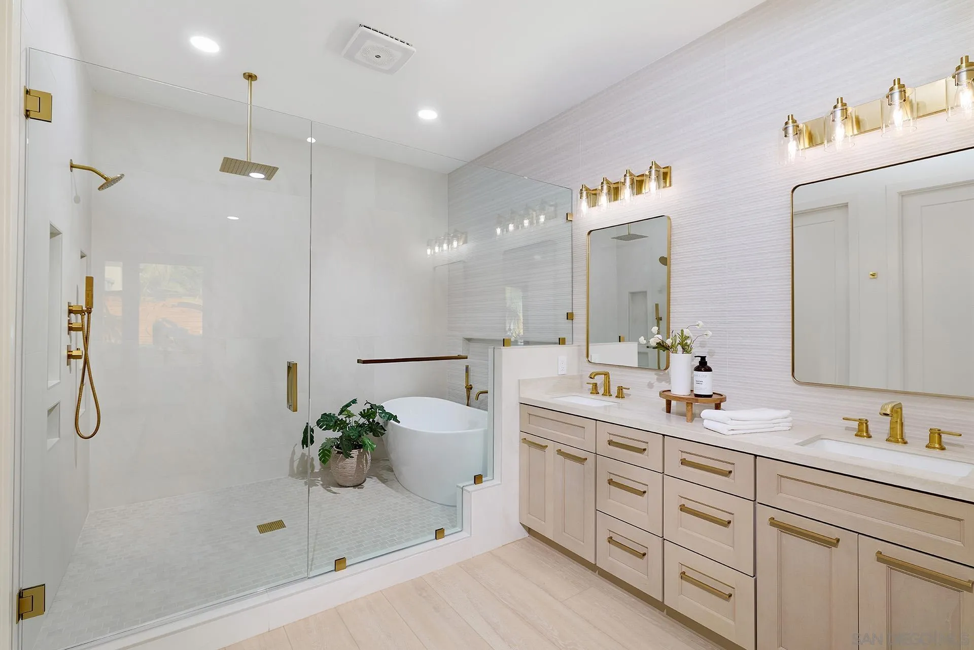 https://cdn.realtyfeed.com/cdn/127/260014249/0b56eae7dada70eb4237cd6368eff412.webp