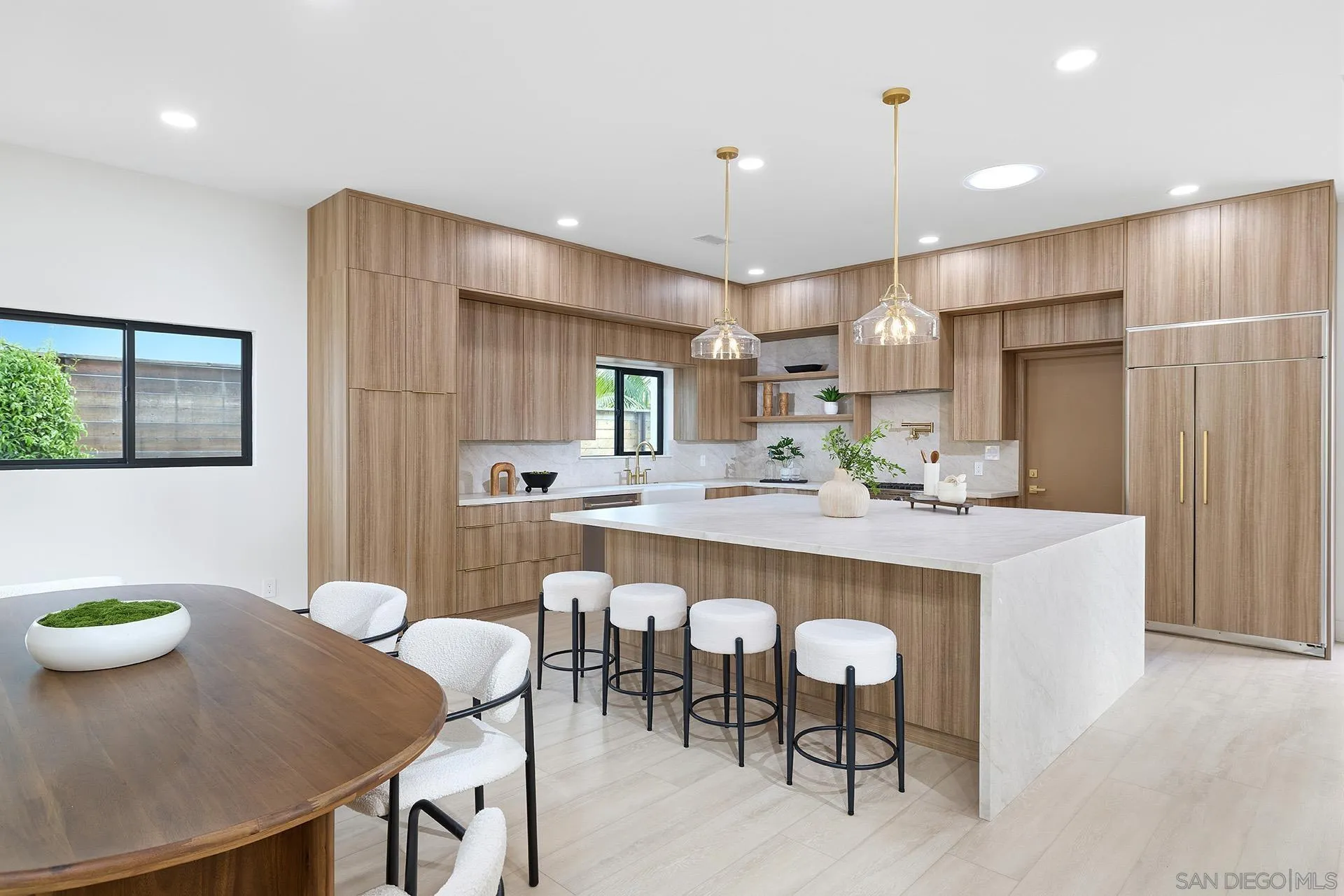 https://cdn.realtyfeed.com/cdn/127/260014249/11acd704dce39ec8353af558089ab827.webp