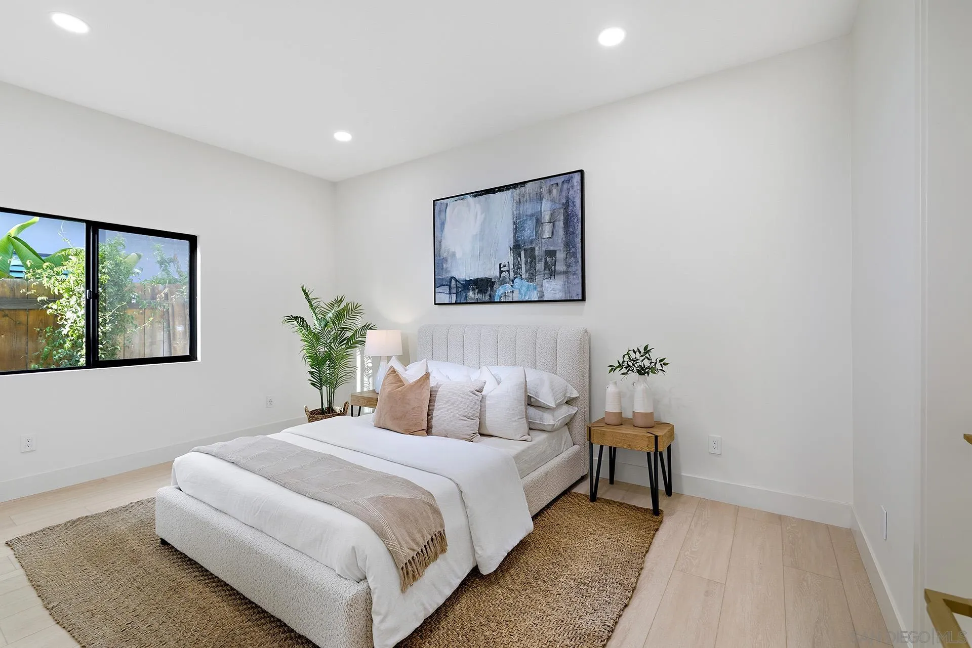 https://cdn.realtyfeed.com/cdn/127/260014249/89b104e003184e9527d00ff78e78b5f1.webp