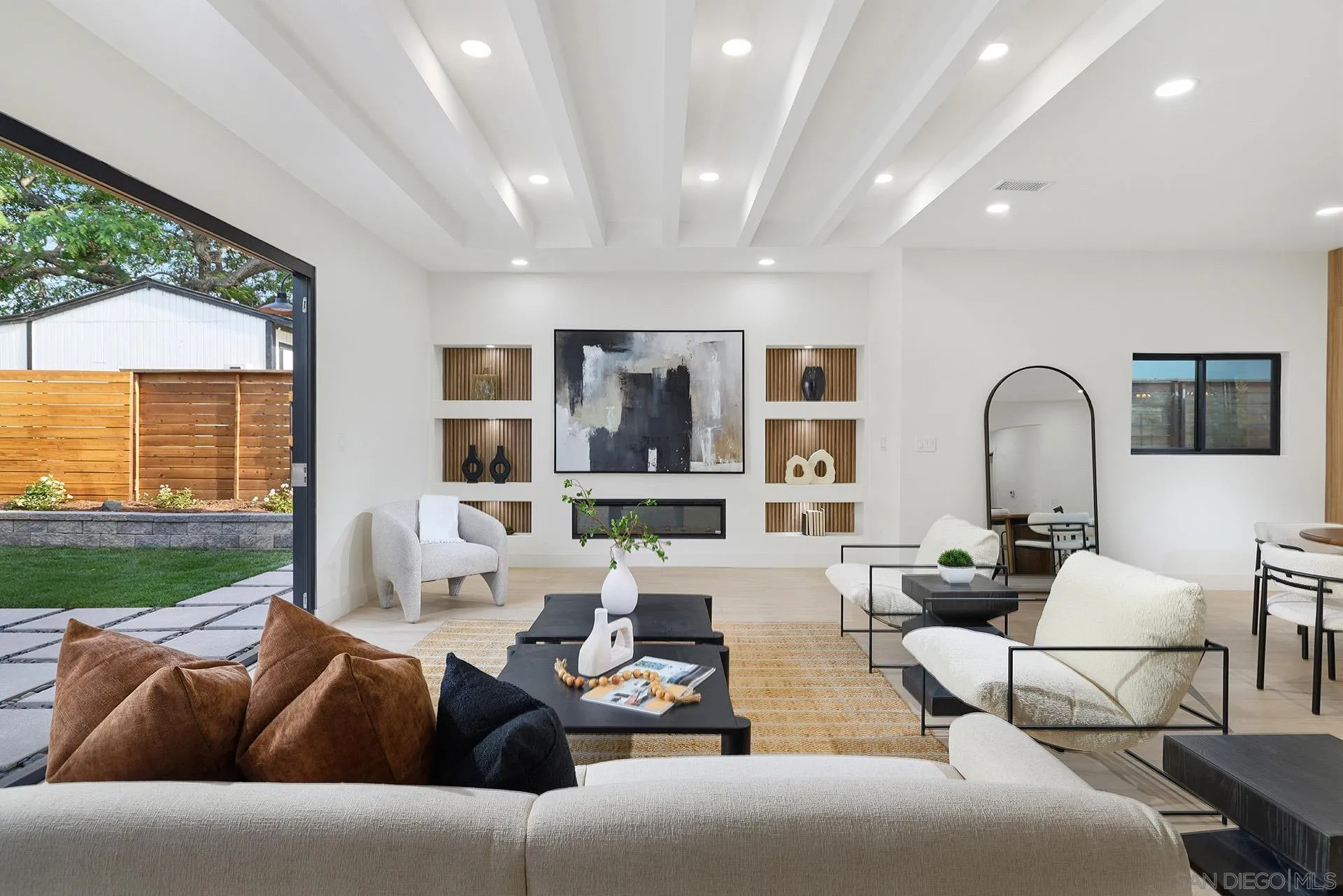 https://cdn.realtyfeed.com/cdn/127/260014249/e298a45173647b5824a42bdd77dc5c03.webp
