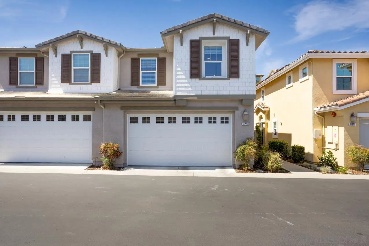 https://cdn.realtyfeed.com/cdn/127/260014250/12d38189461be5d547d4337cf99a9e7e.webp