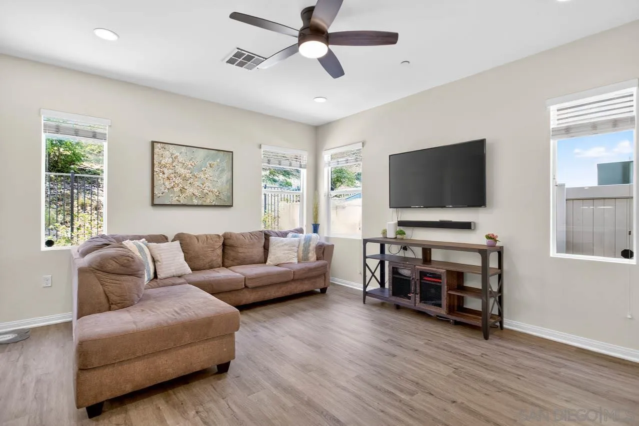 https://cdn.realtyfeed.com/cdn/127/260014250/3788821e246aab0cb833cec7af06abdb.webp