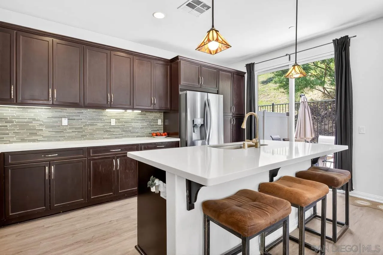 https://cdn.realtyfeed.com/cdn/127/260014250/bd70264d8af986eef2077e0131a9ee9a.webp