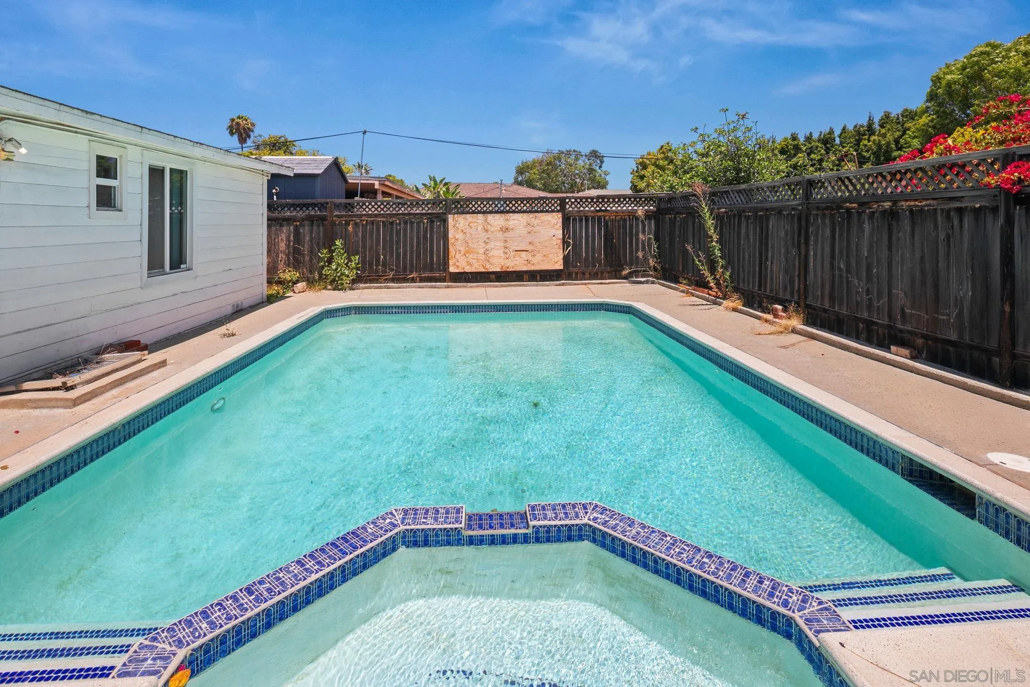 https://cdn.realtyfeed.com/cdn/127/260014256/370c7c118329aaa4e0e697c5aa4a6595.webp