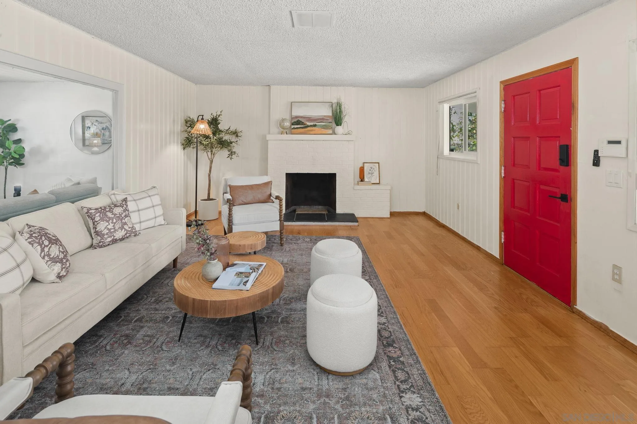 https://cdn.realtyfeed.com/cdn/127/260014256/786b1cb50a241a8d7cb117d438b36bc3.webp