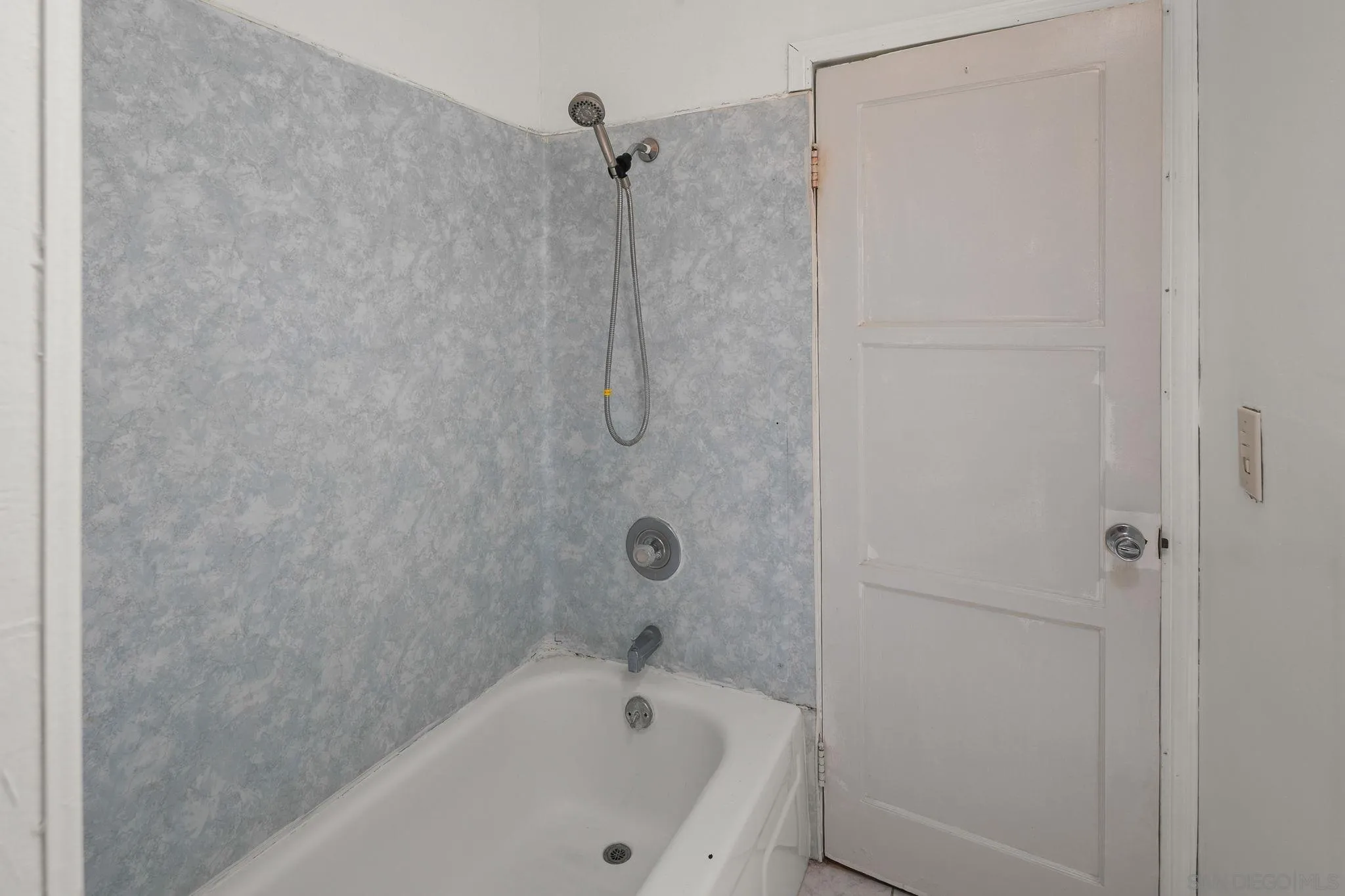 https://cdn.realtyfeed.com/cdn/127/260014256/acf7246ba8ed21b92167cd6f691fc0d8.webp