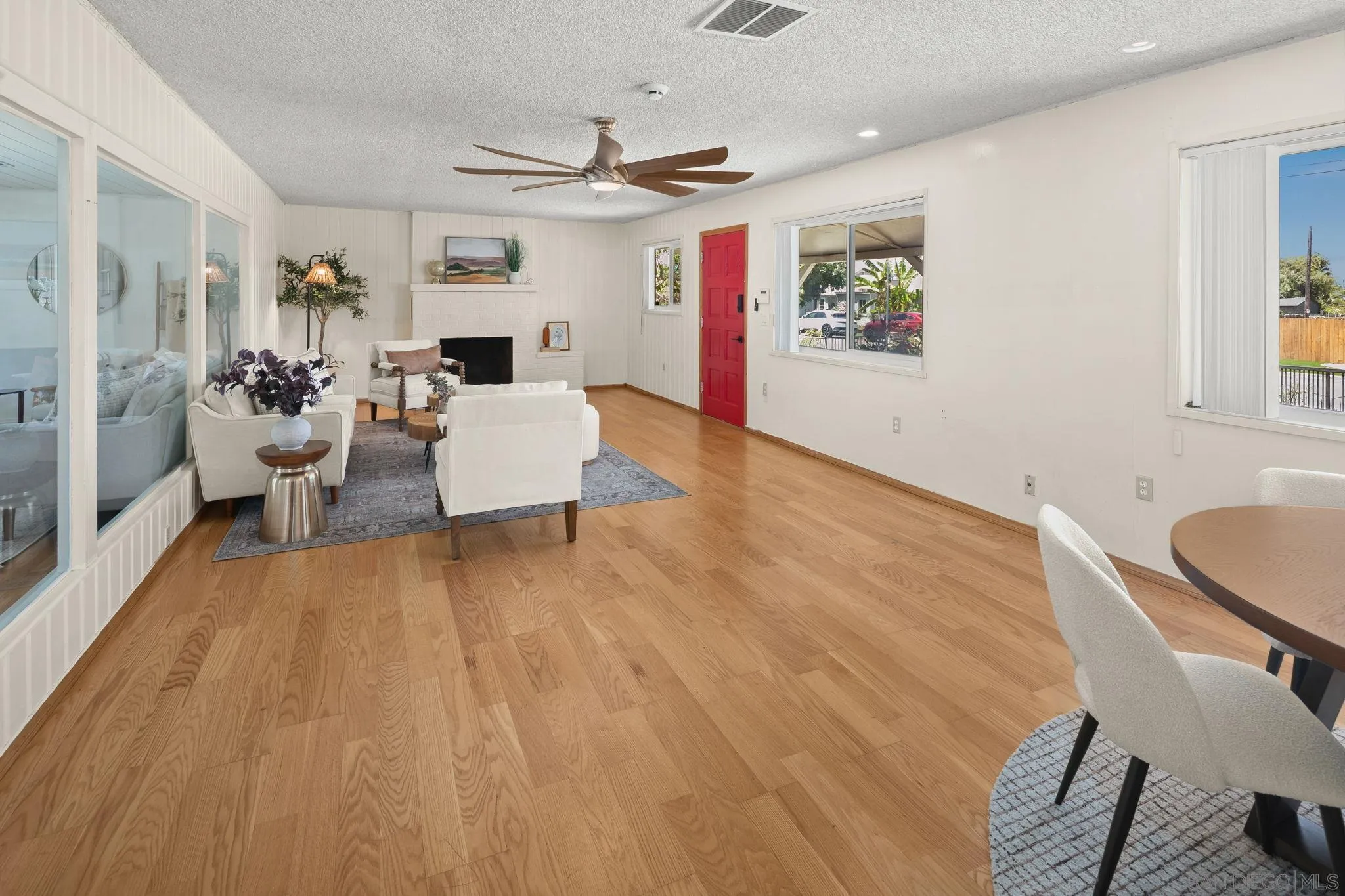 https://cdn.realtyfeed.com/cdn/127/260014256/af4359d38e82d1e7802ed25f0b26ce19.webp