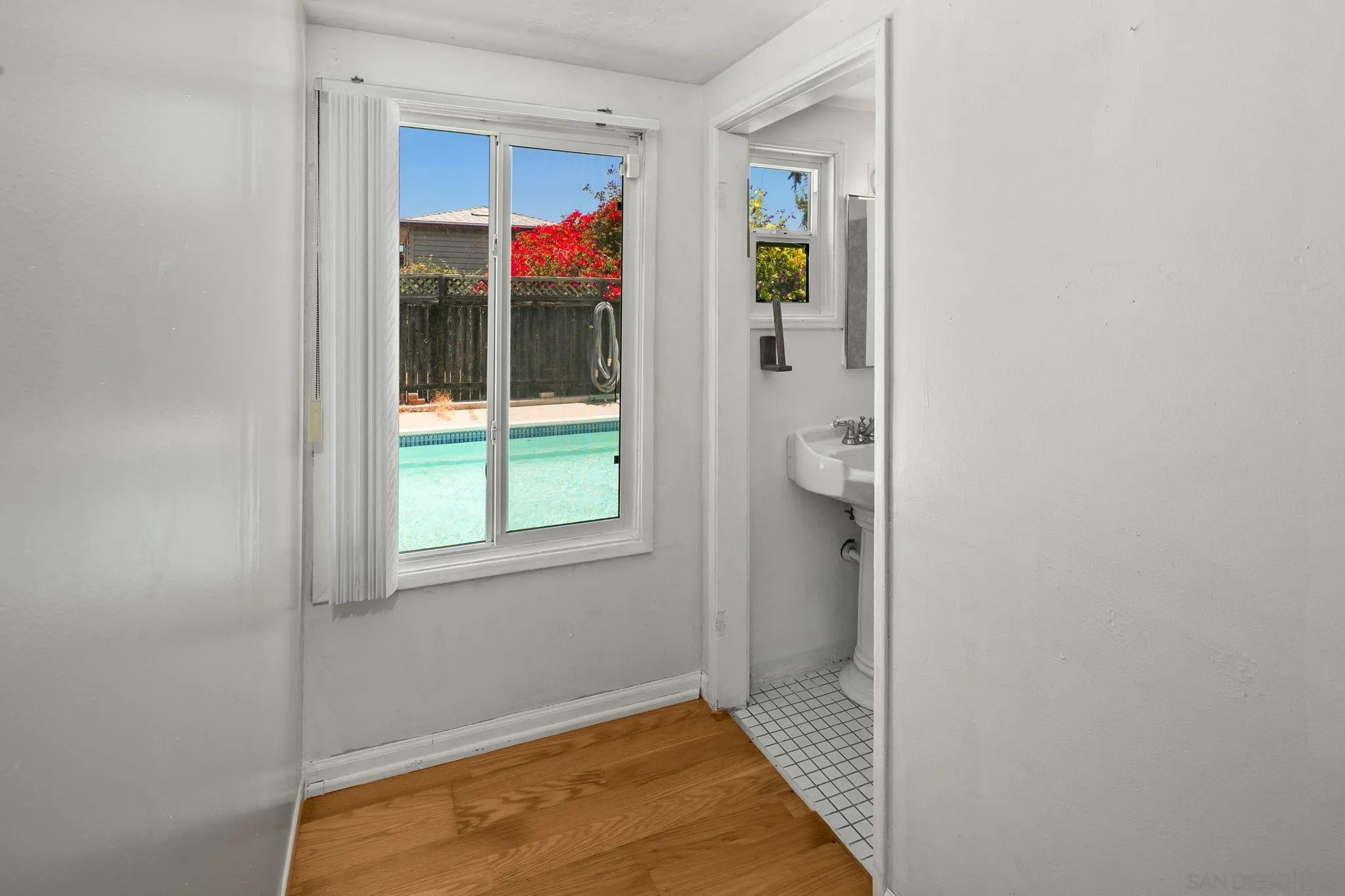 https://cdn.realtyfeed.com/cdn/127/260014256/e5cfcd994c7e22406f4b54c9b33bbd70.webp