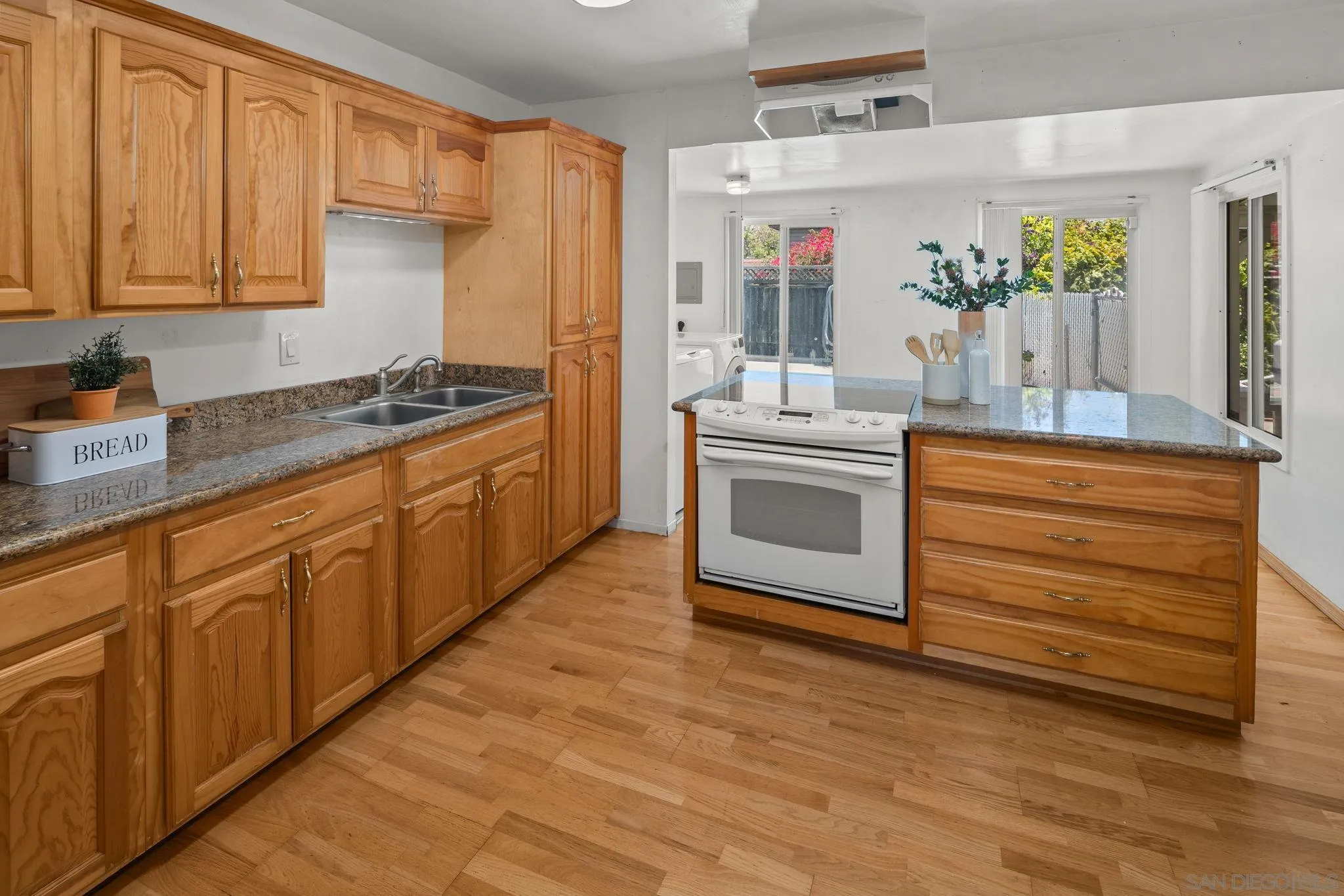 https://cdn.realtyfeed.com/cdn/127/260014256/fd9499c24b649f33317b45009f1e14d3.webp
