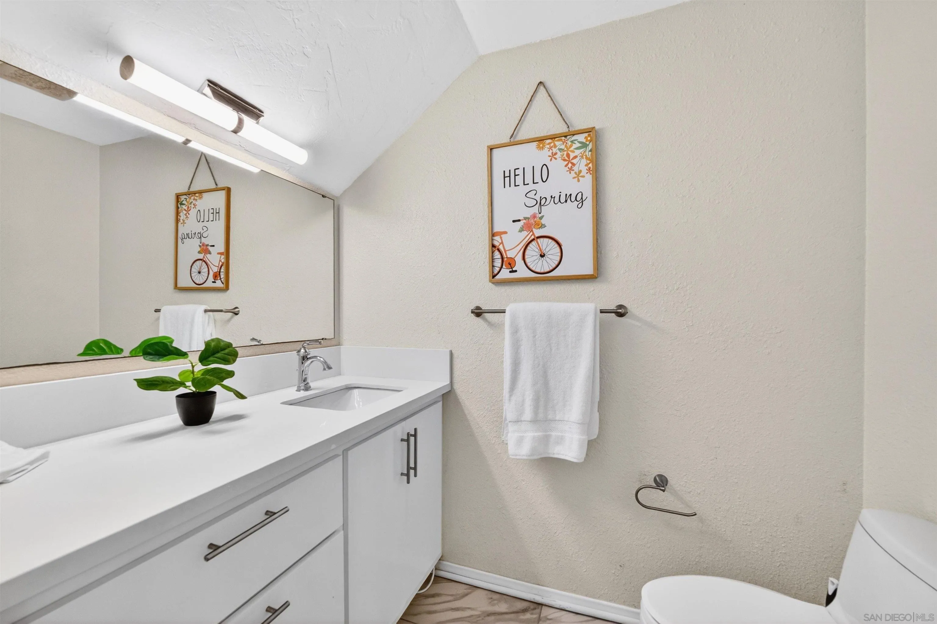 Photo #32: 260014259 Listing: Photo #32