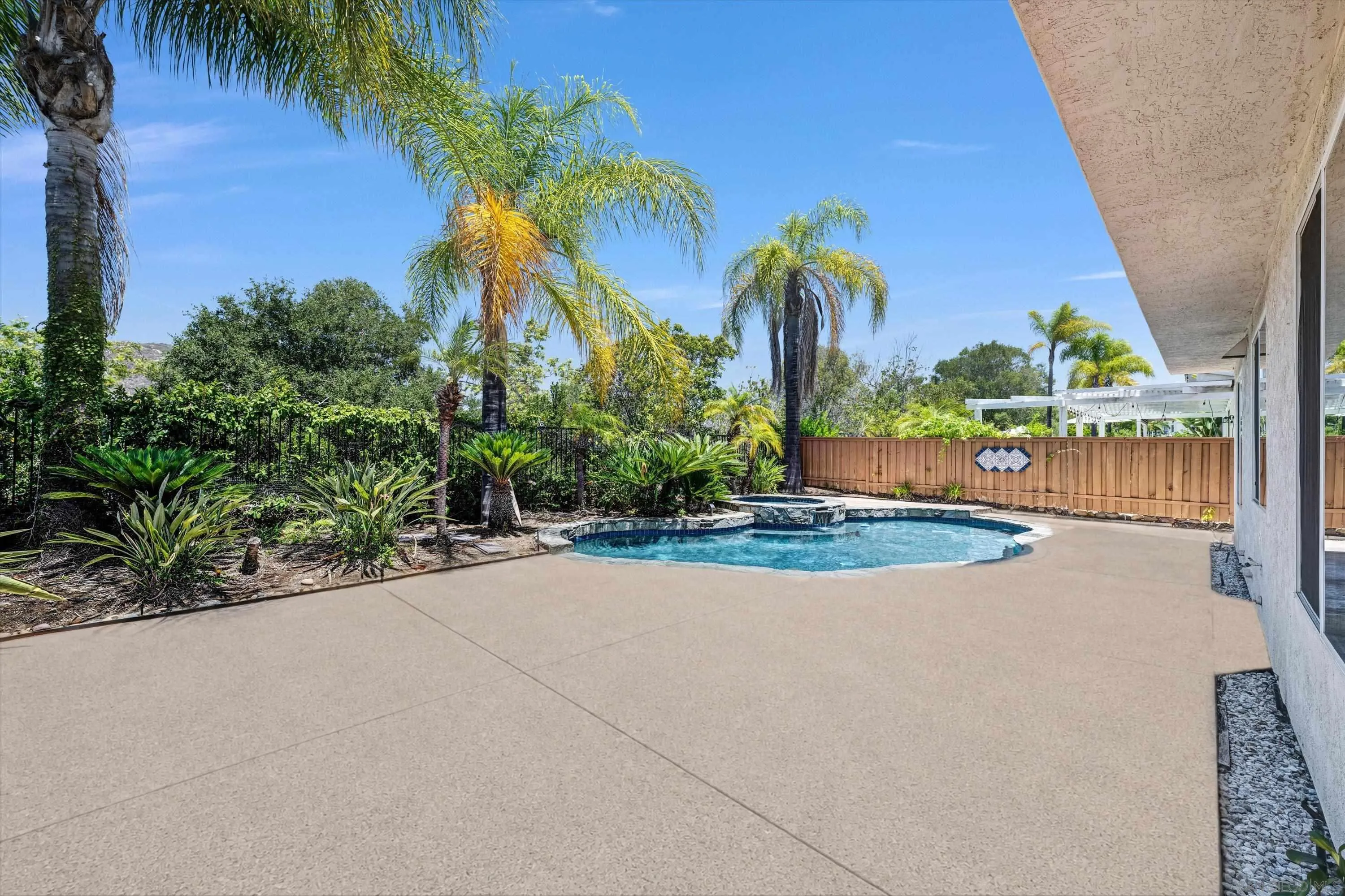 https://cdn.realtyfeed.com/cdn/127/260014260/0496ae400548e7de1843ac5102bc2b3c.webp