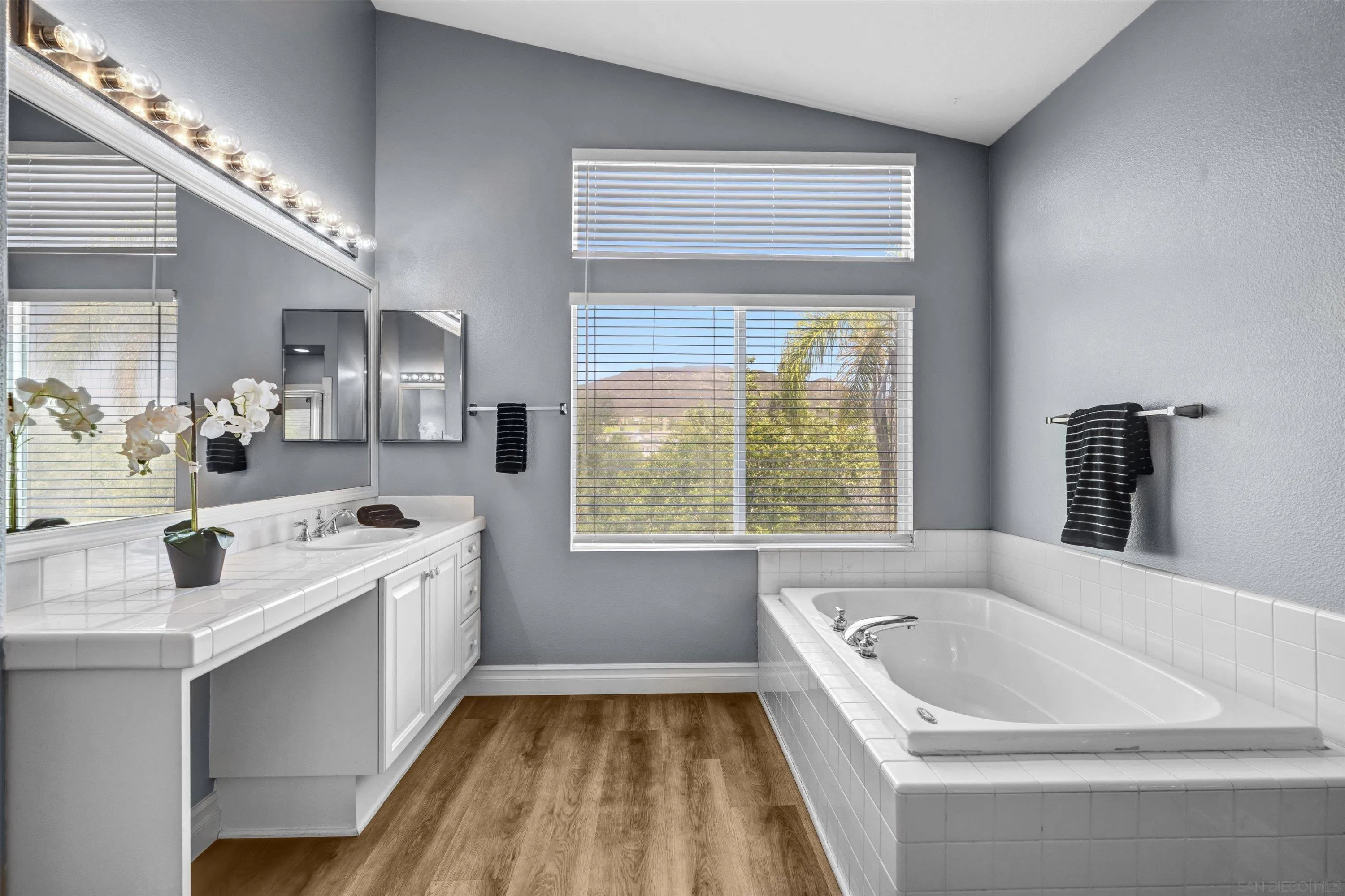 https://cdn.realtyfeed.com/cdn/127/260014260/2c92ef6654f0bf5ecd858cffd7fe1868.webp
