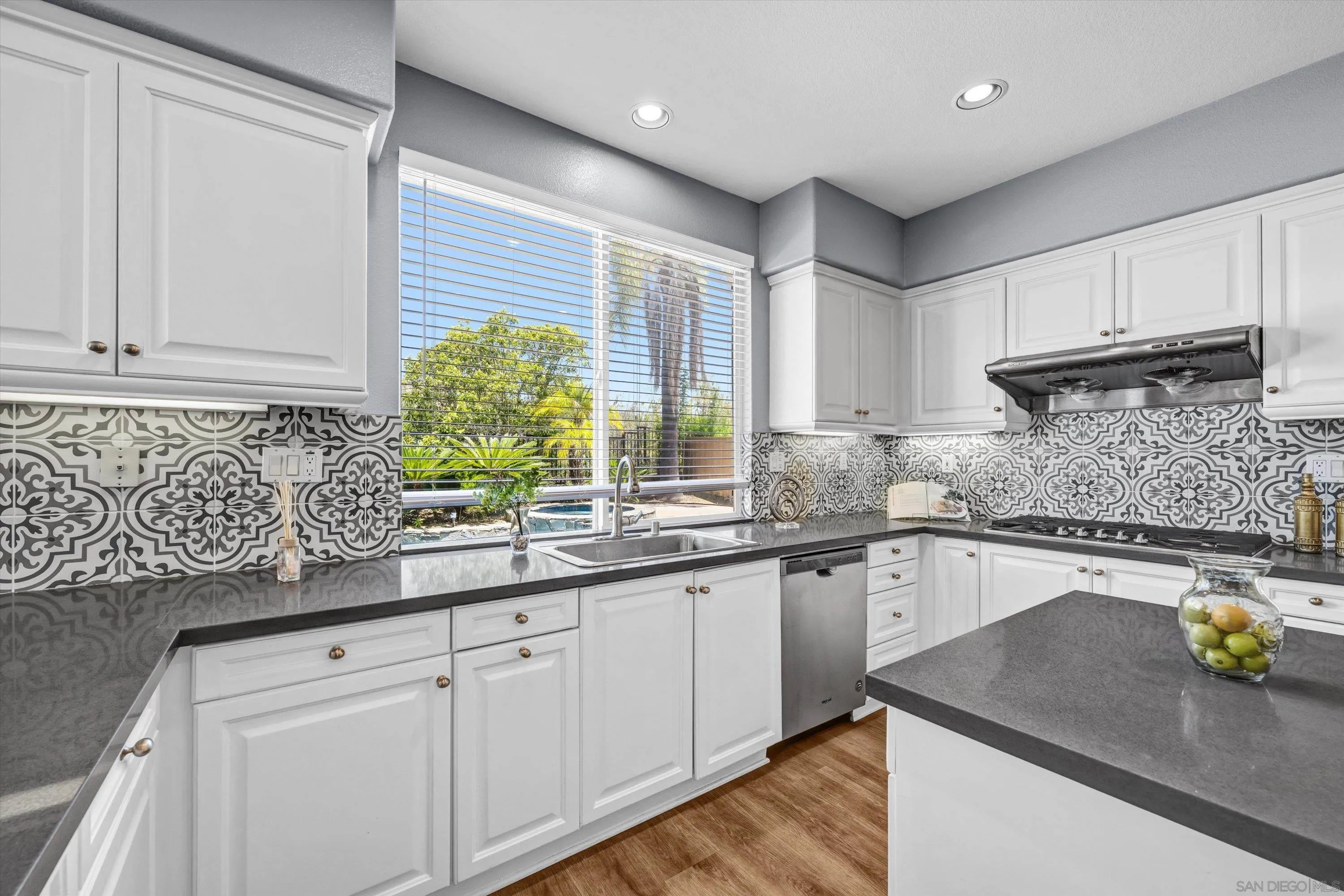 https://cdn.realtyfeed.com/cdn/127/260014260/35d38dd7c2fcbfdface52f7e002e5f91.webp