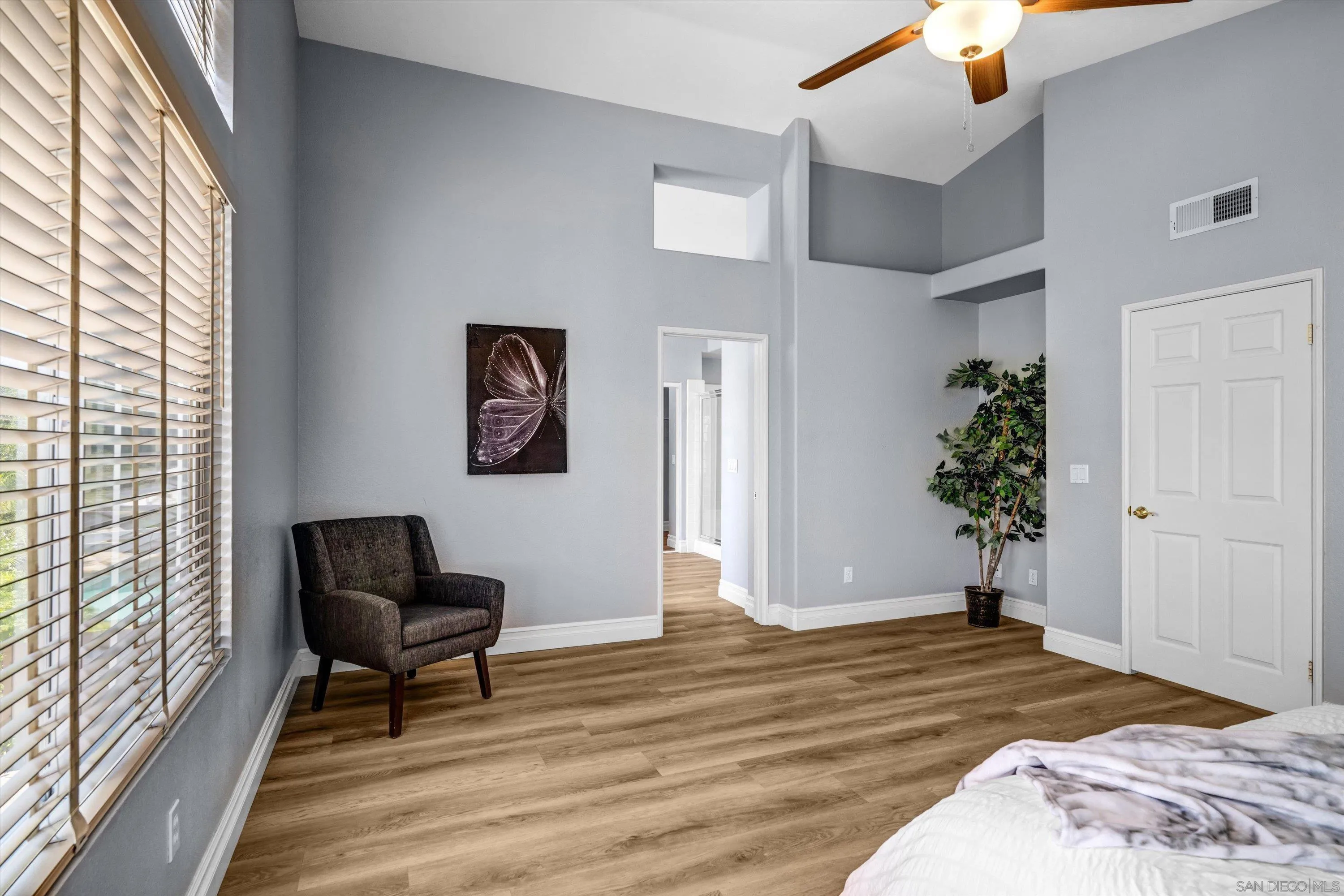 https://cdn.realtyfeed.com/cdn/127/260014260/67952b0da13f08038c9cbfdf3fc3f8d1.webp