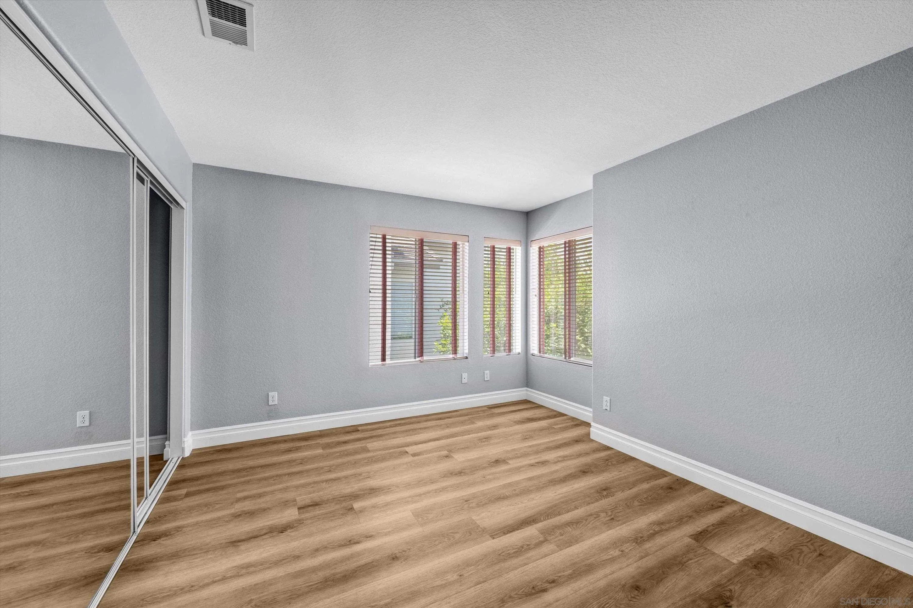 https://cdn.realtyfeed.com/cdn/127/260014260/af04968c069e2b98462a760868db7020.webp