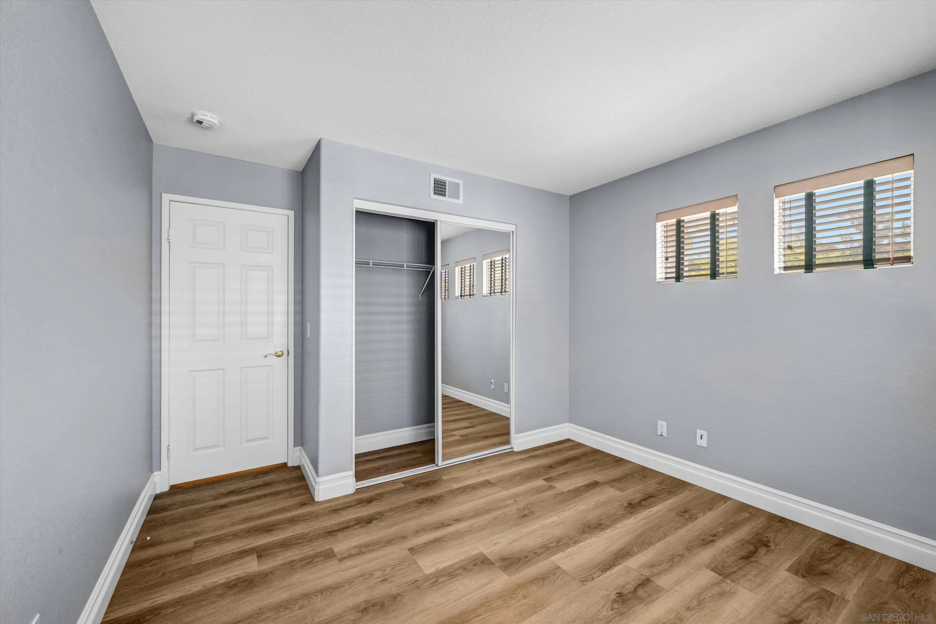 https://cdn.realtyfeed.com/cdn/127/260014260/c400fbfbd3e02bfb237dd95b3112e2fb.webp