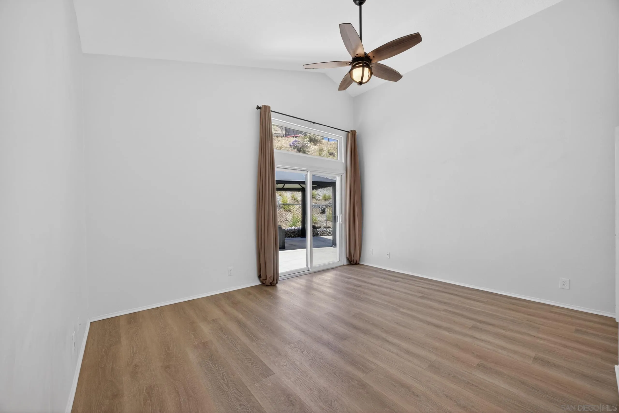 https://cdn.realtyfeed.com/cdn/127/260014261/3fedd492e85c0ce718820821959aaecf.webp