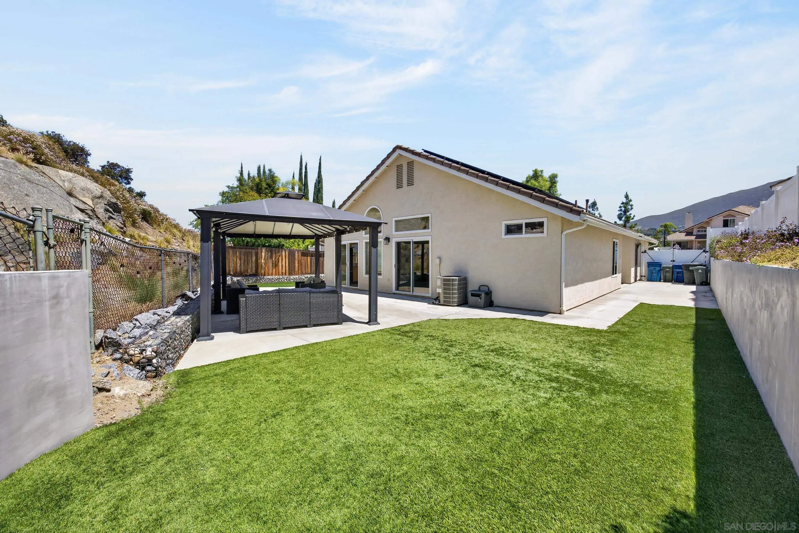 https://cdn.realtyfeed.com/cdn/127/260014261/70c4c7a63ad4077a8cbb389d138531fd.webp