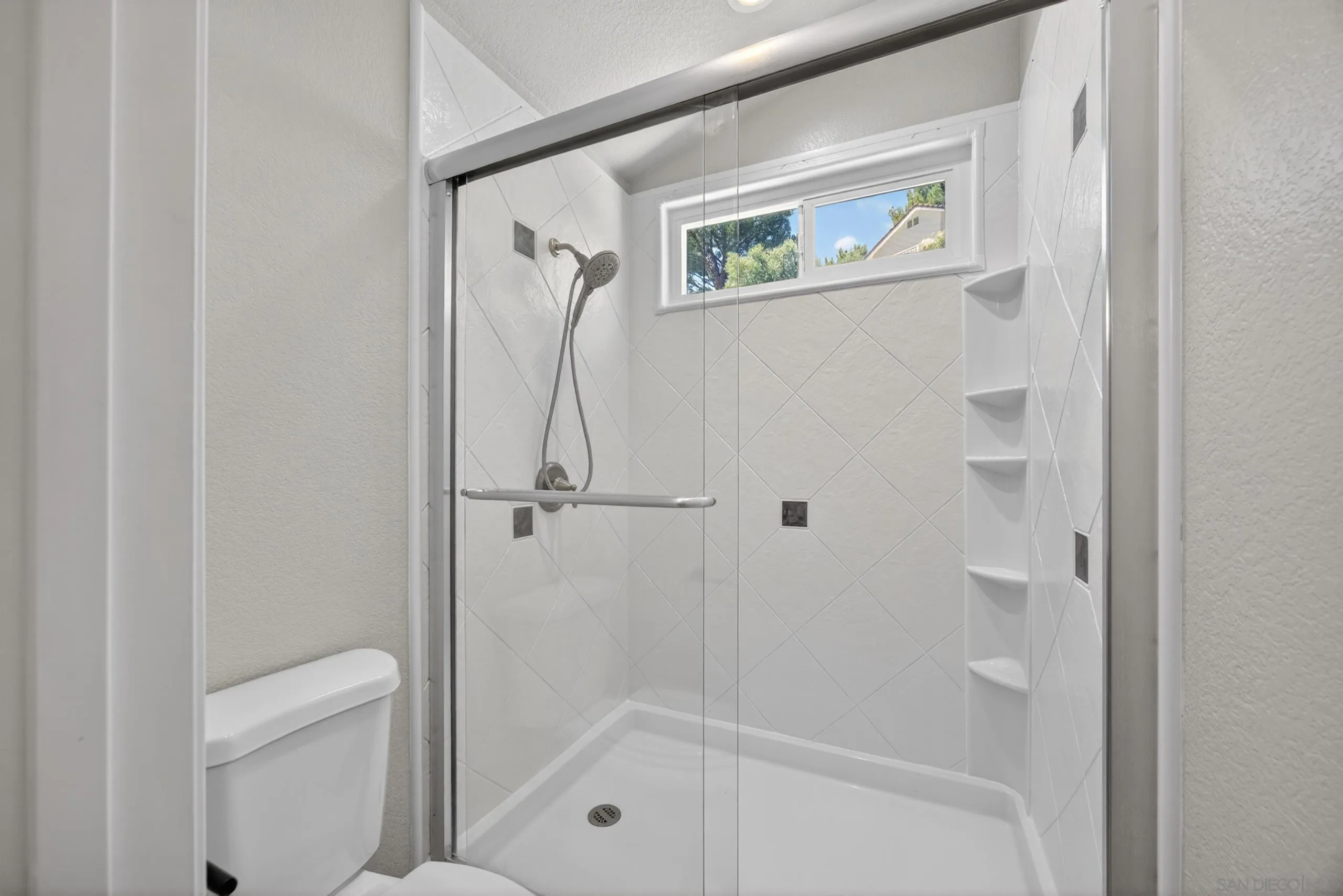 https://cdn.realtyfeed.com/cdn/127/260014261/85d96e5b3377e216dc6f5460b0de9ea4.webp