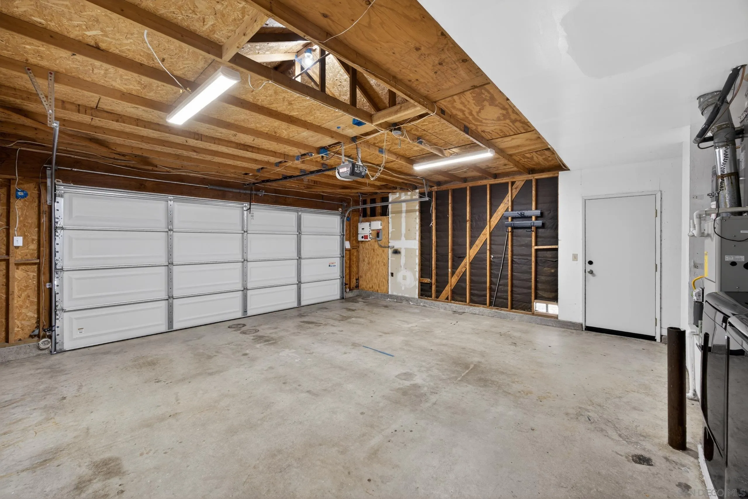 https://cdn.realtyfeed.com/cdn/127/260014261/b11325b7ae5f9eb1bcbcabd49945d699.webp
