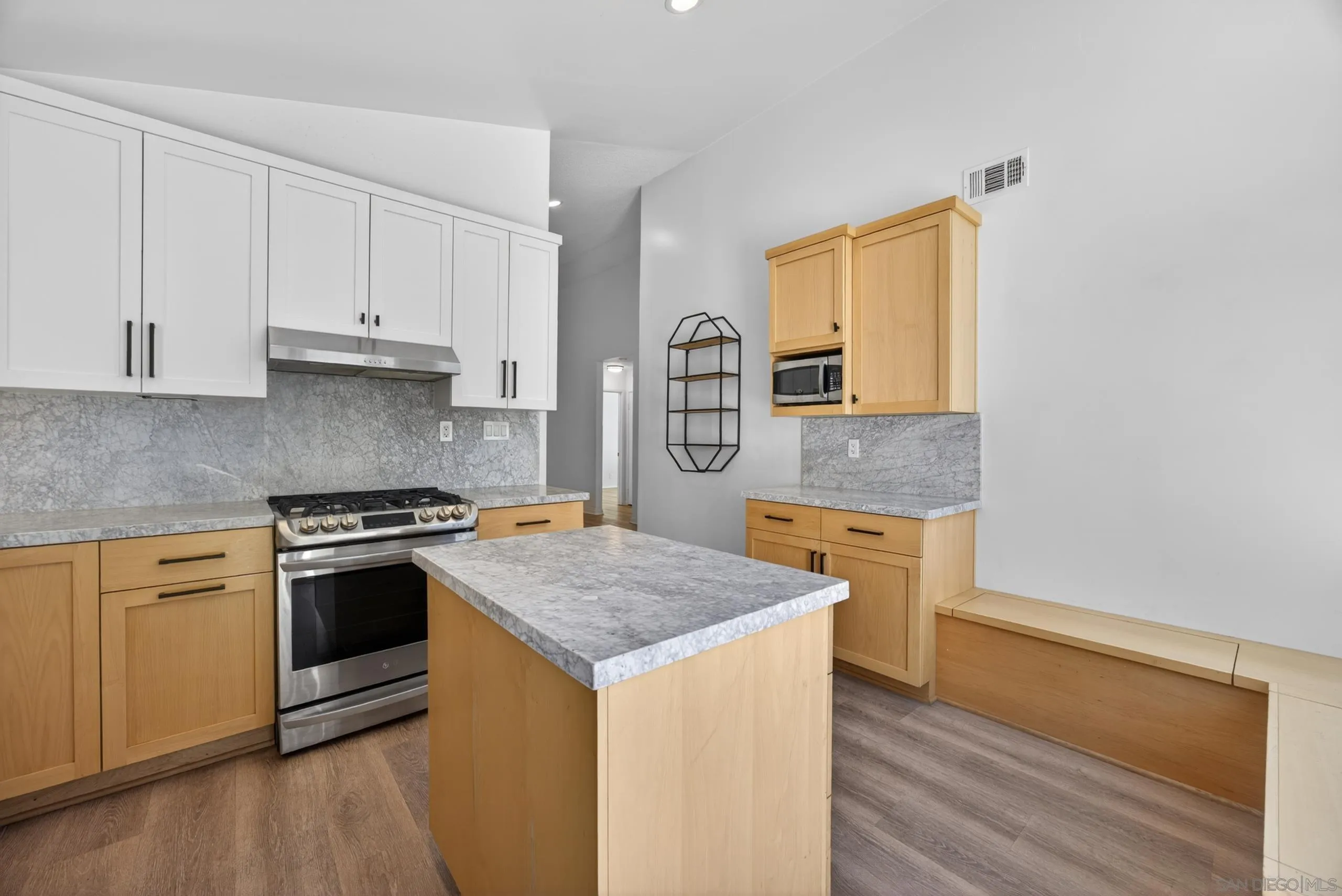 https://cdn.realtyfeed.com/cdn/127/260014261/c03363cc269700636d5060fe5b2d6eaf.webp
