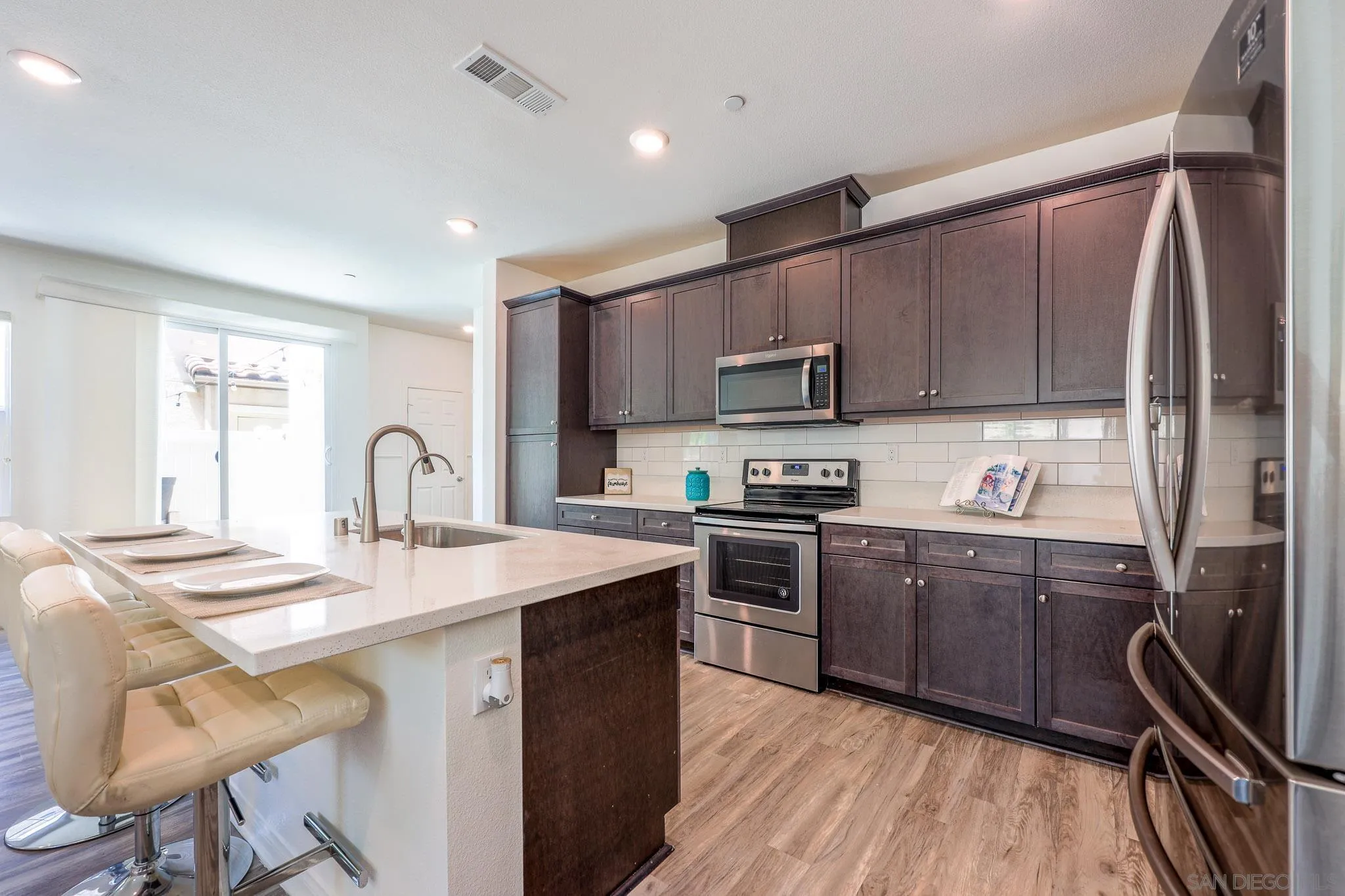 https://cdn.realtyfeed.com/cdn/127/260014262/1e84bff55419737b3237707c3b6e3995.webp