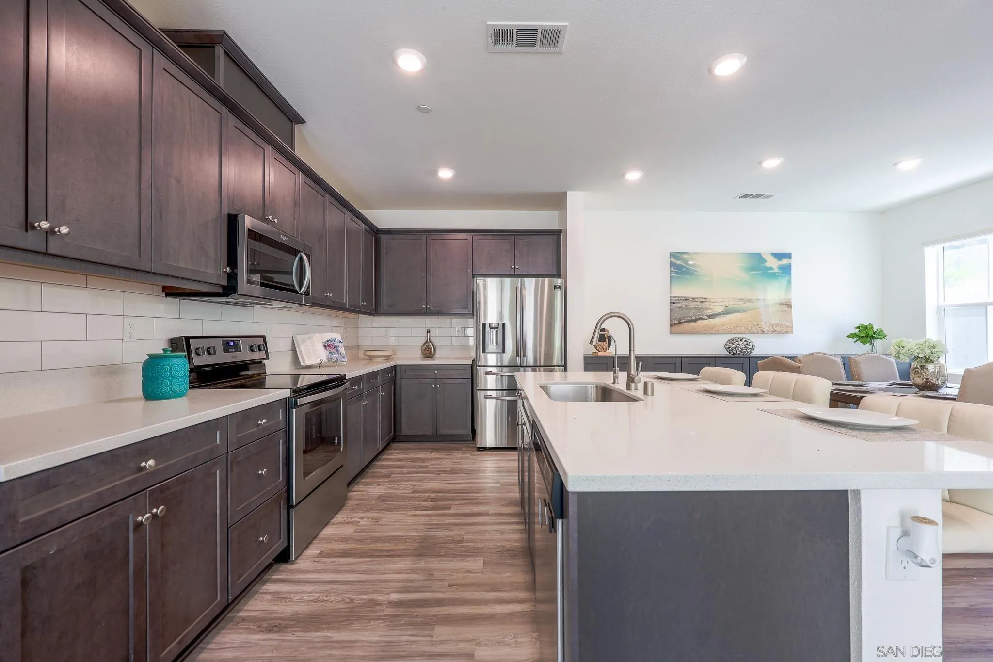 https://cdn.realtyfeed.com/cdn/127/260014262/27528642834201eabe43197822e02412.webp
